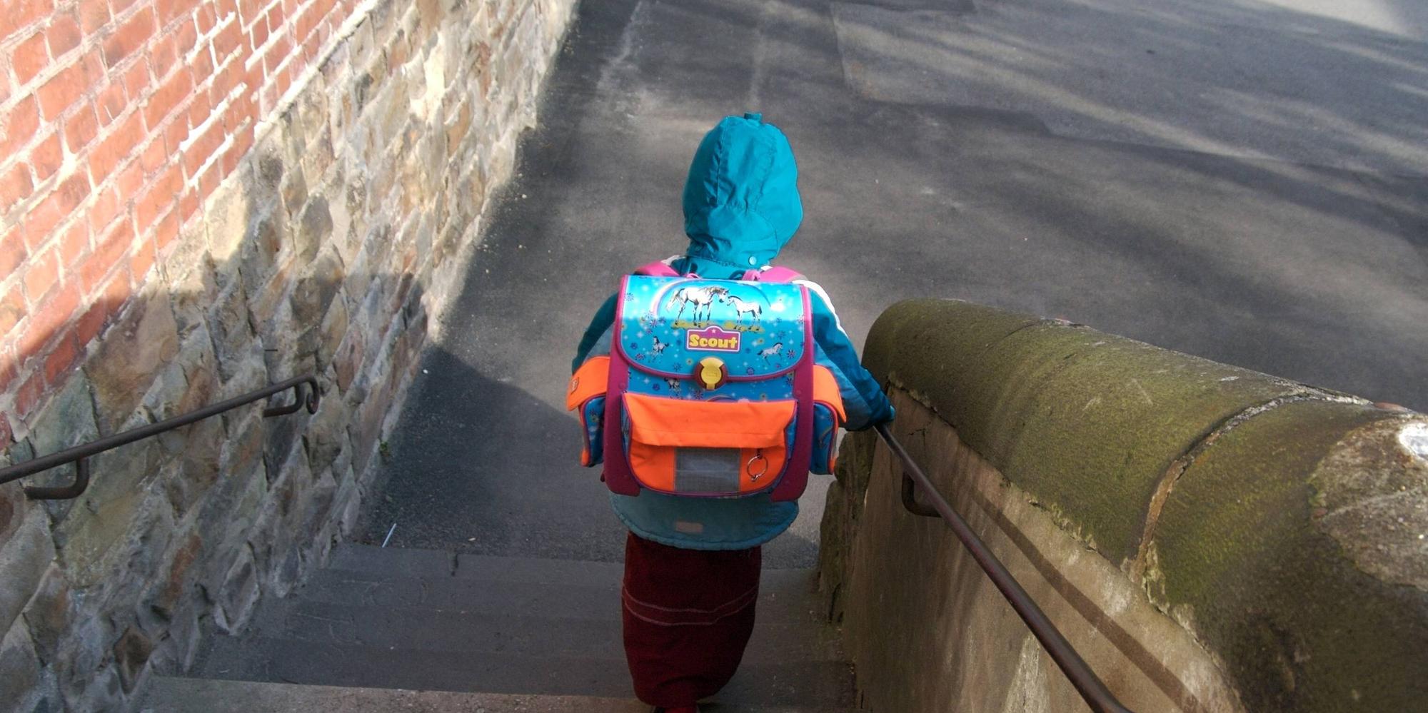 Kind allein Schulweg