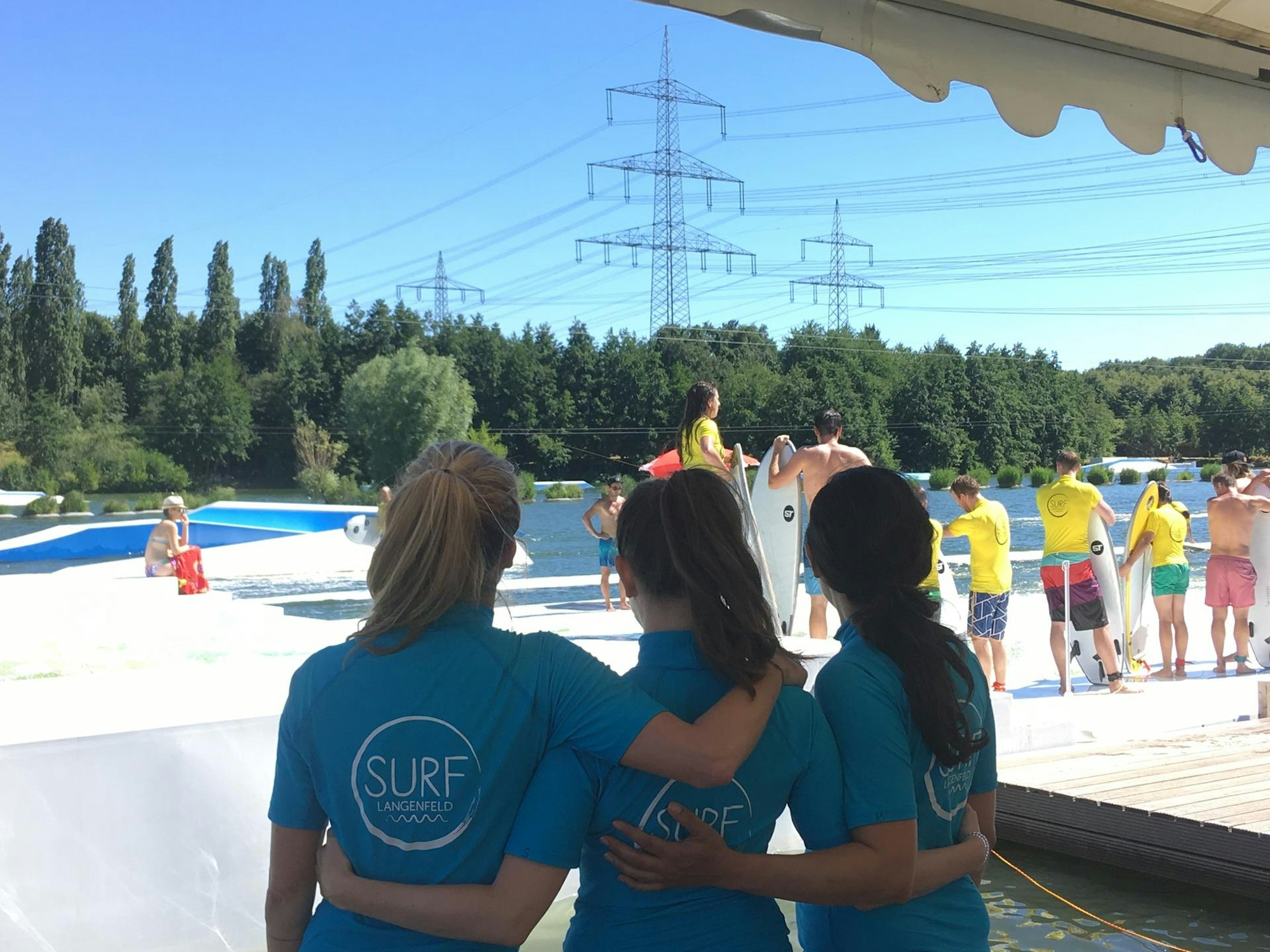 surf langenfeld welle von hinten leibchen