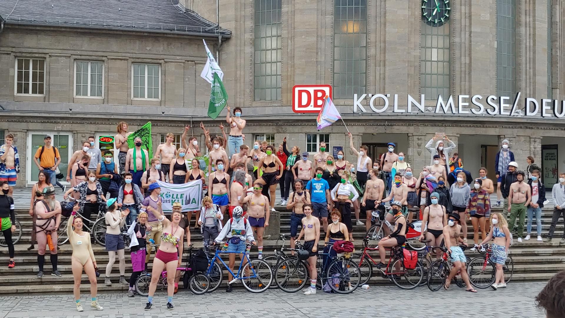 Naked Bike Ride Deutz