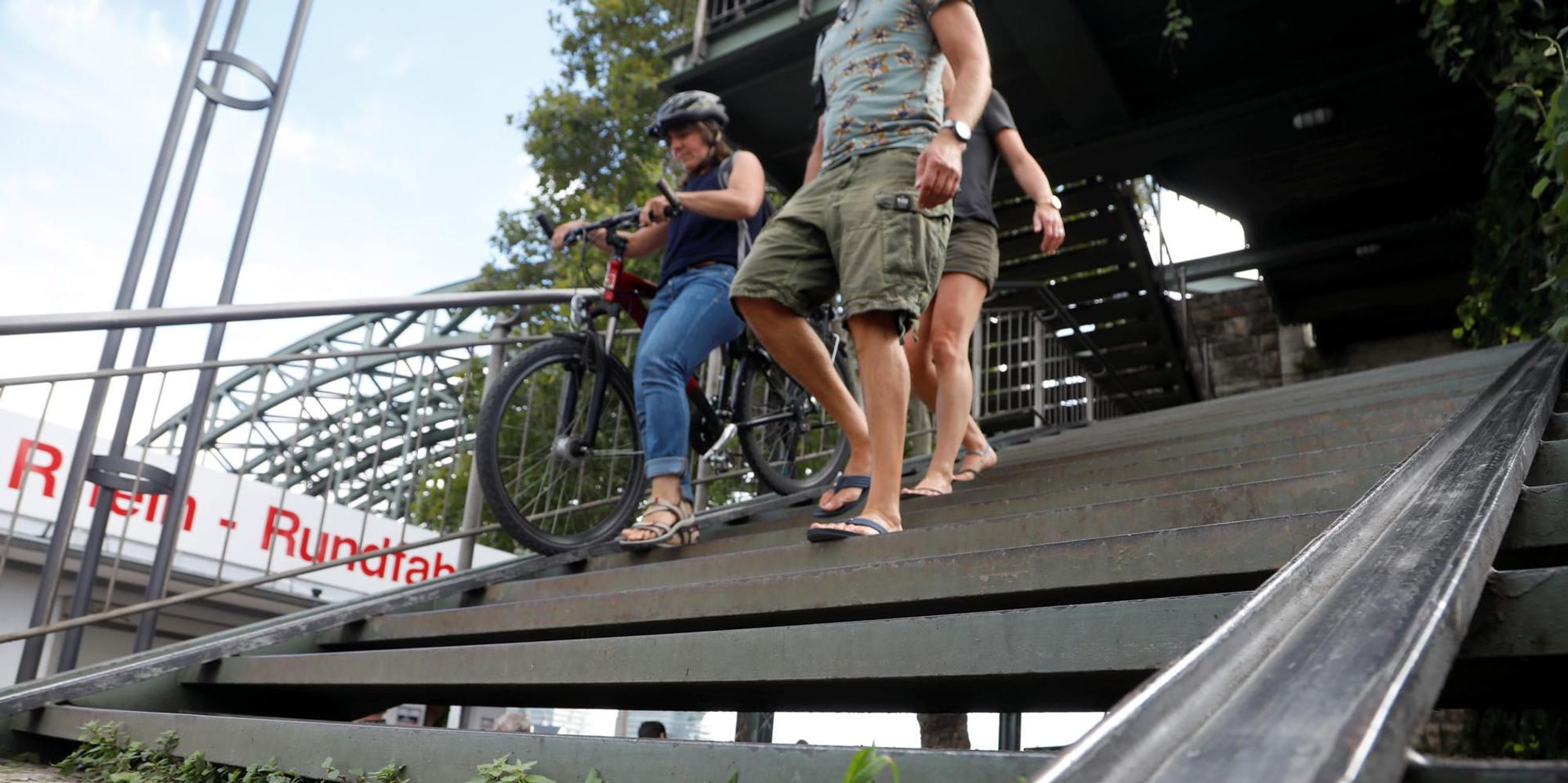 Hohenzollern Treppe Radfahrer