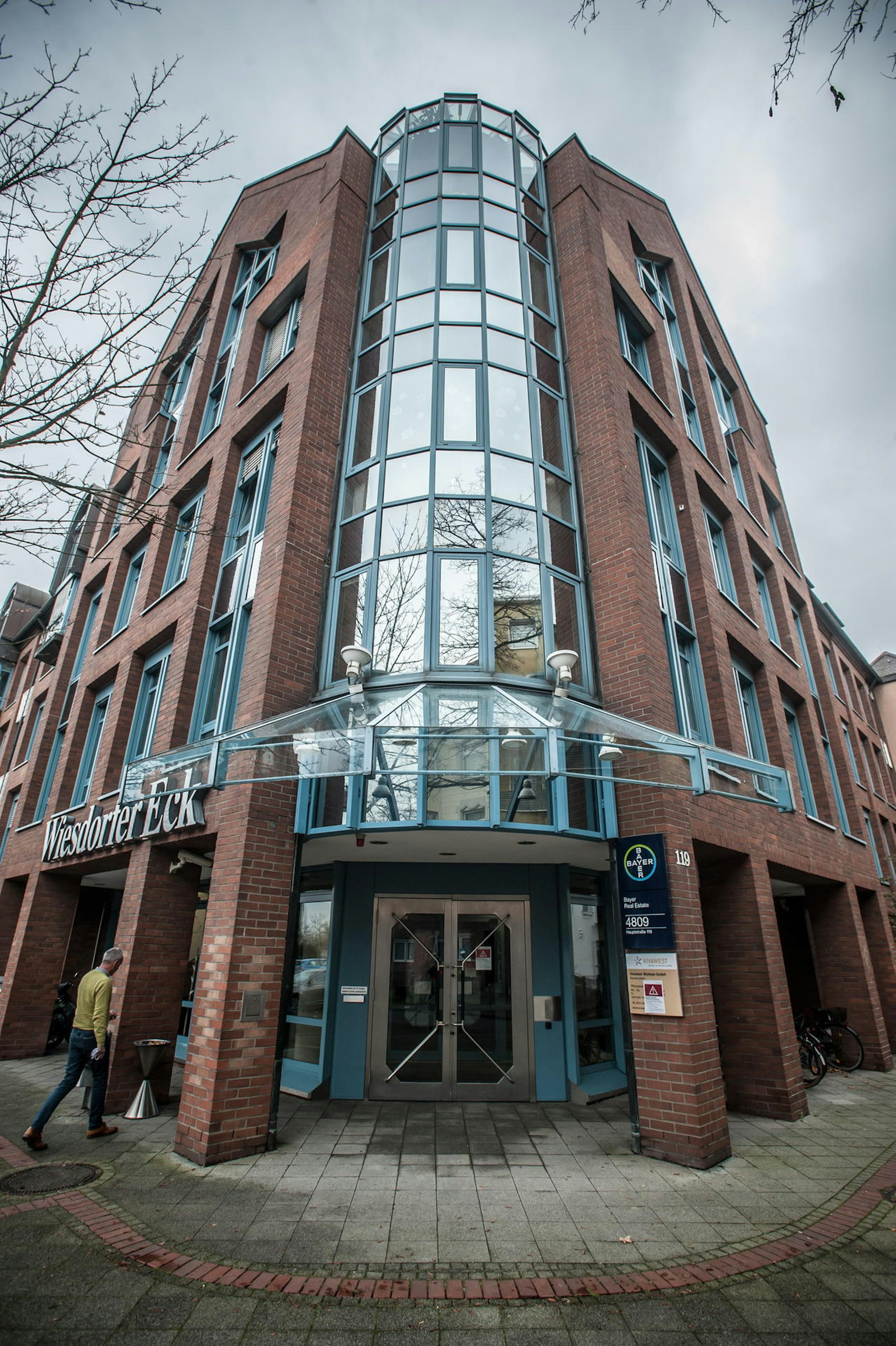 bayer-bueros-hauptstrasse-leverkusen_ALF_3889