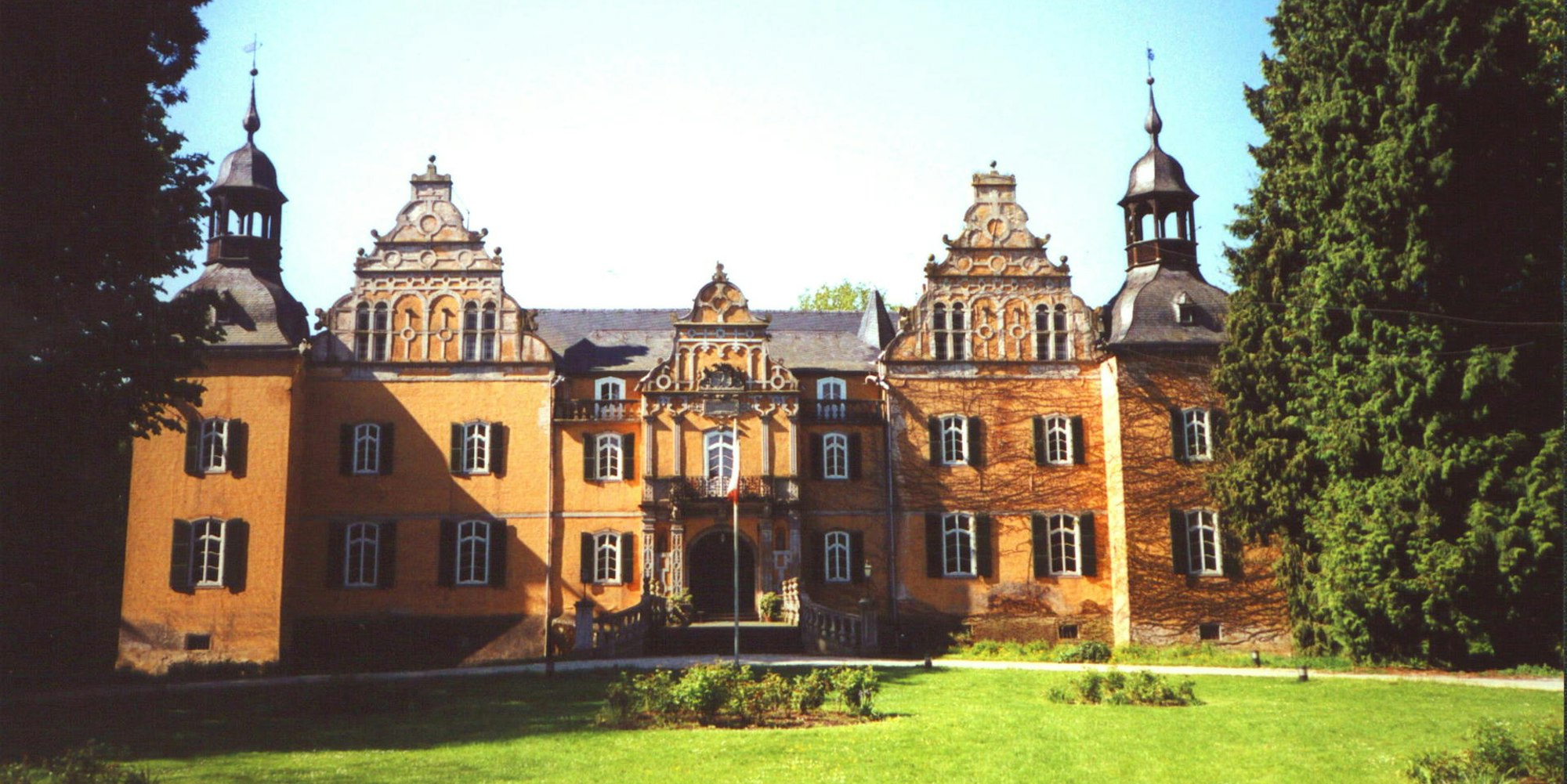 4_23_011_Schloss_Frens