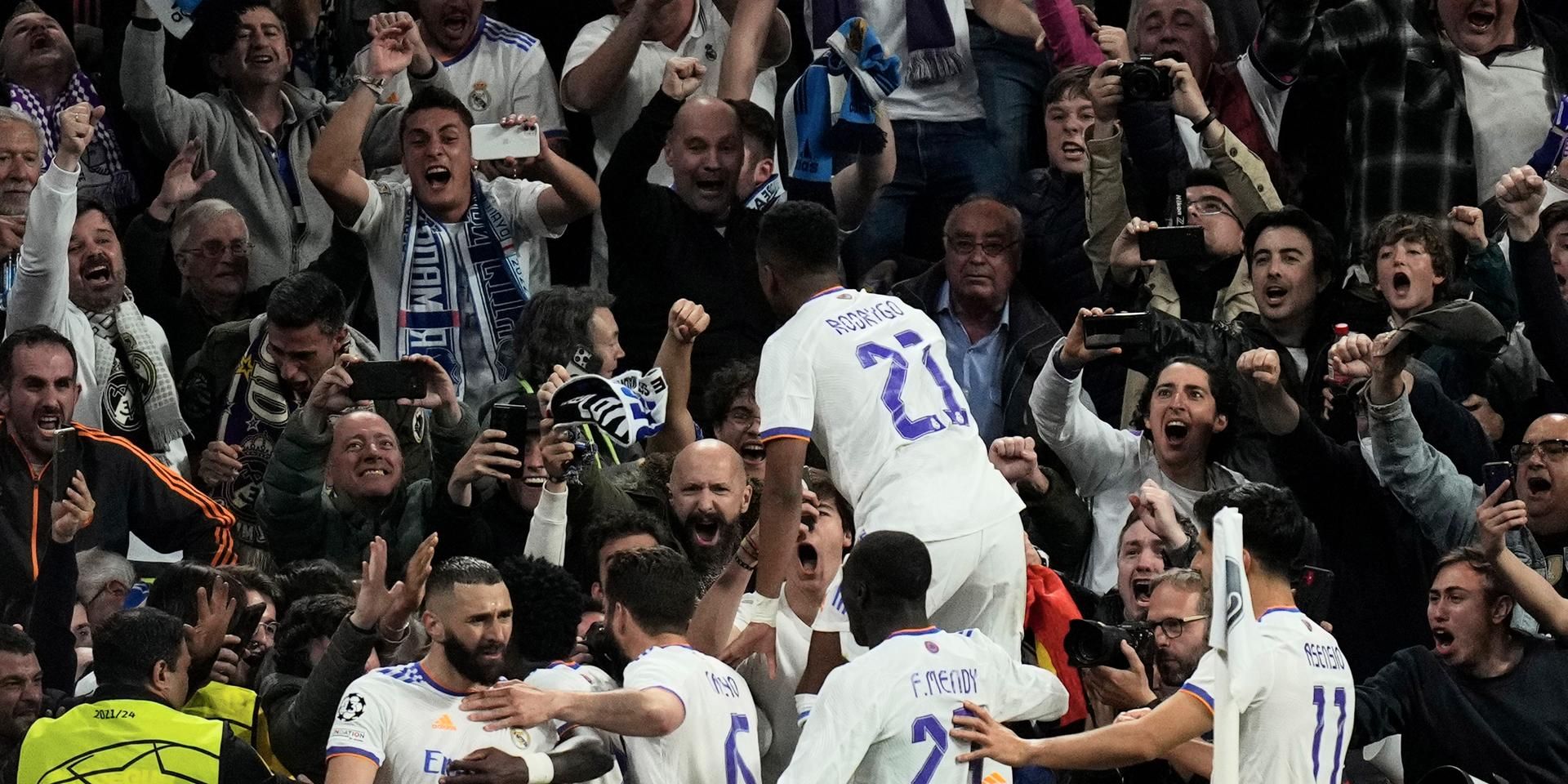 Real und Fans im Bernabeu