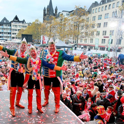 Sessionsauftakt Heumarkt Archiv