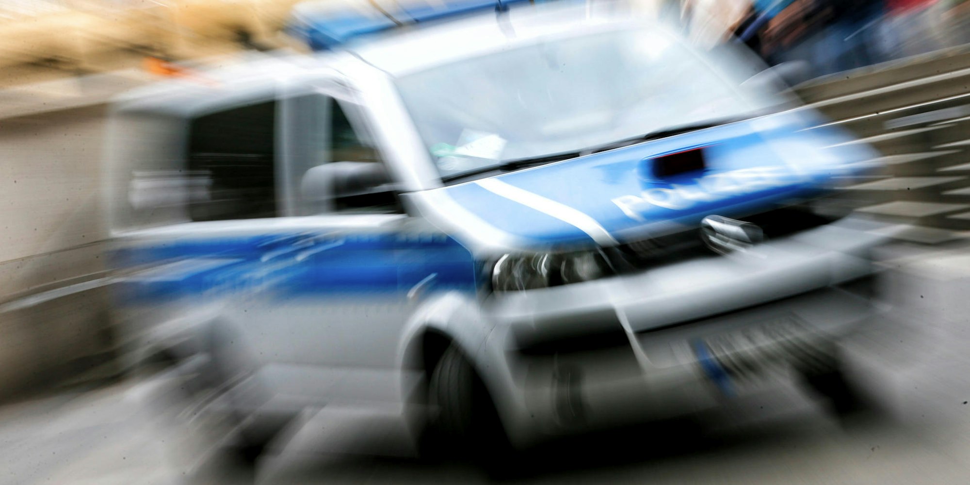 20182506_tb_Polizei_Einsatzwagen_06
