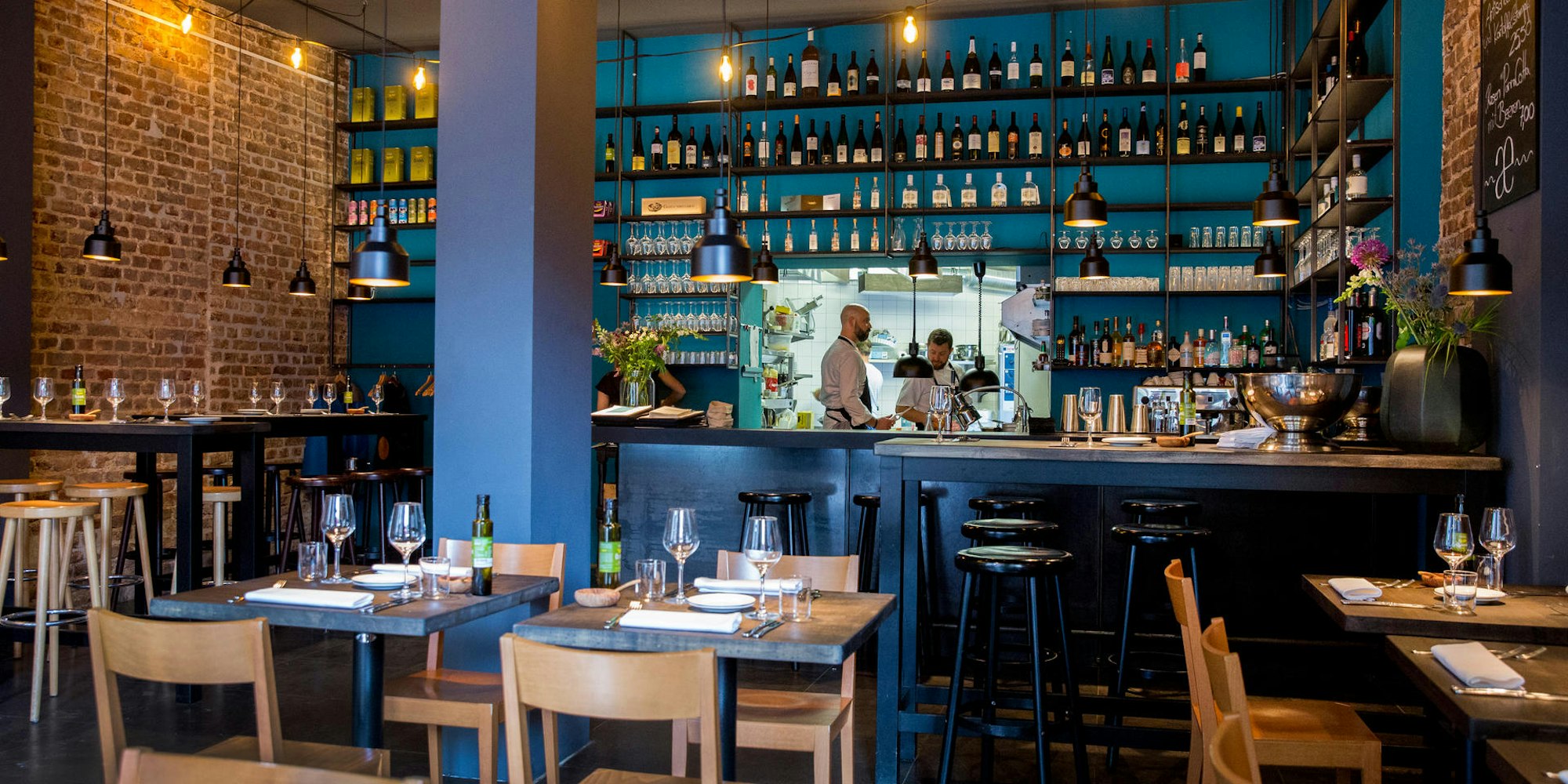 phaedra henn innen mit blick in küche bause