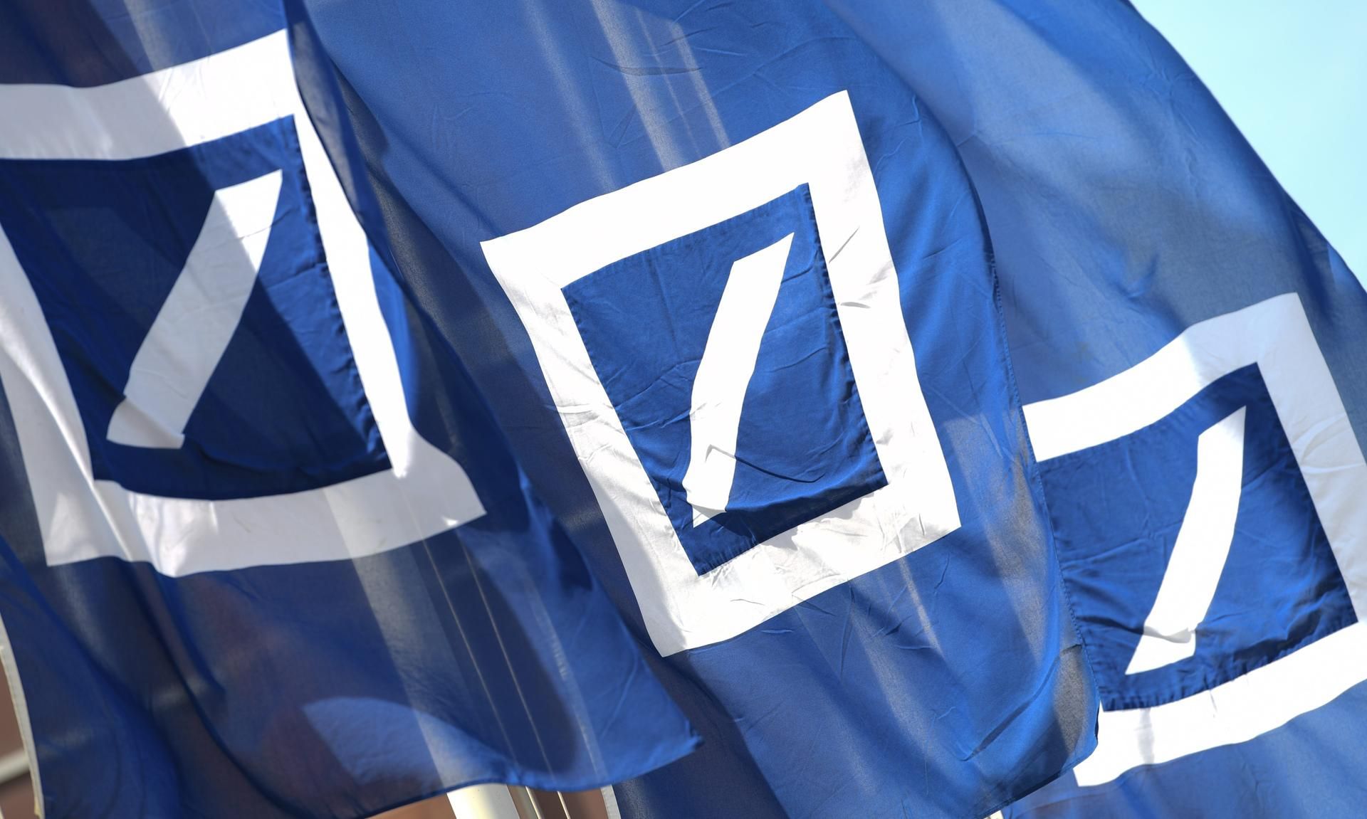 Deutsche Bank 040221