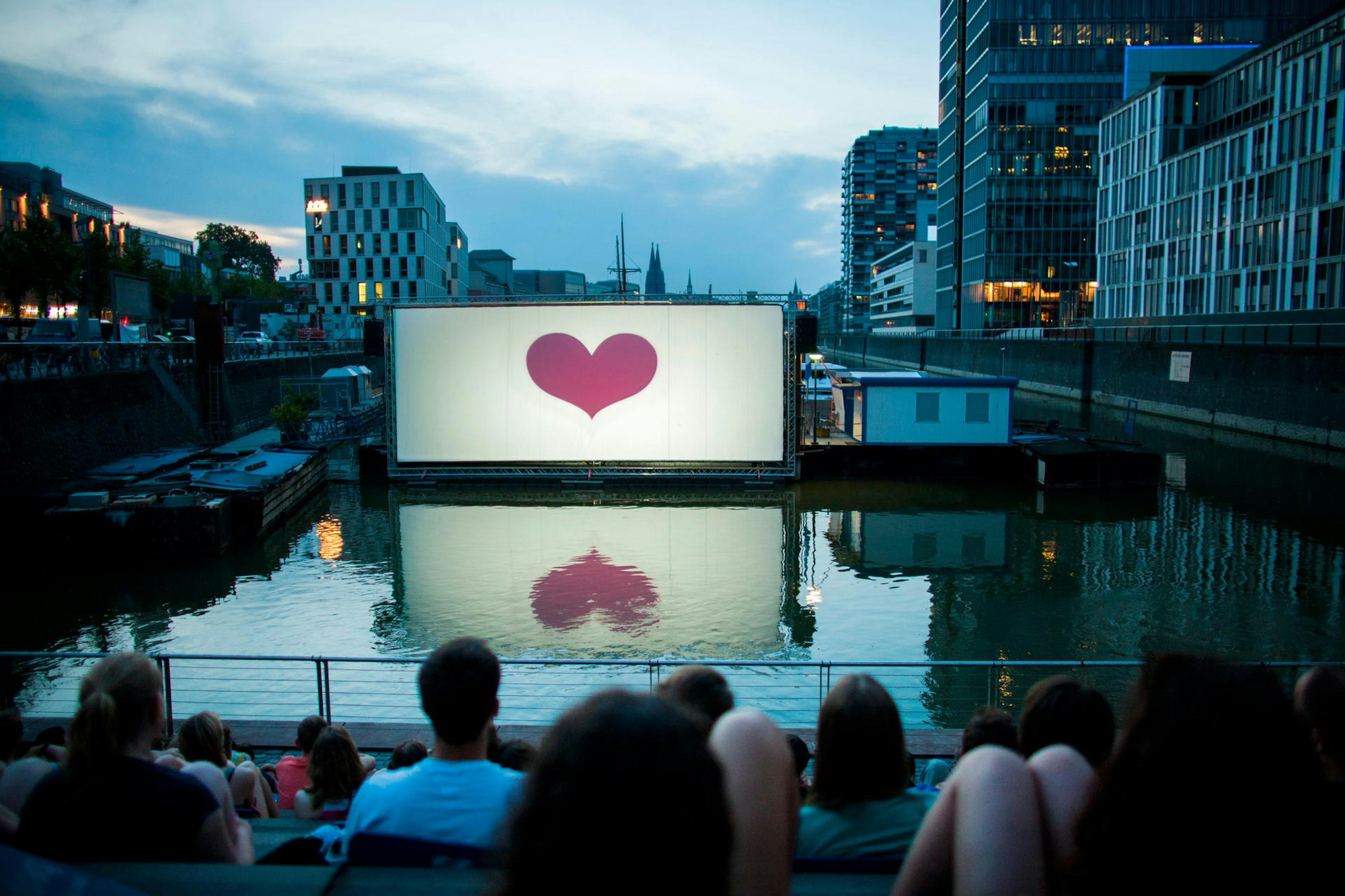 open air kino köln symbol dpa