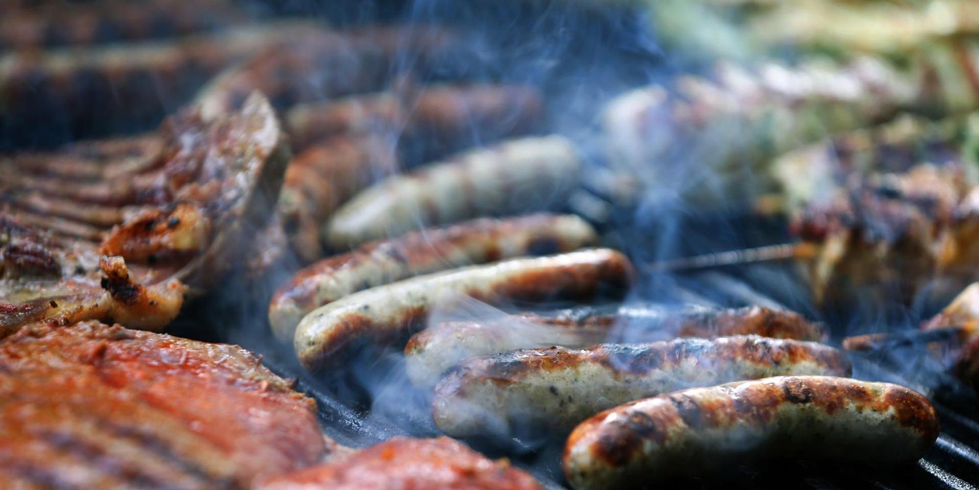 Schweinefleisch vom Grill dpa