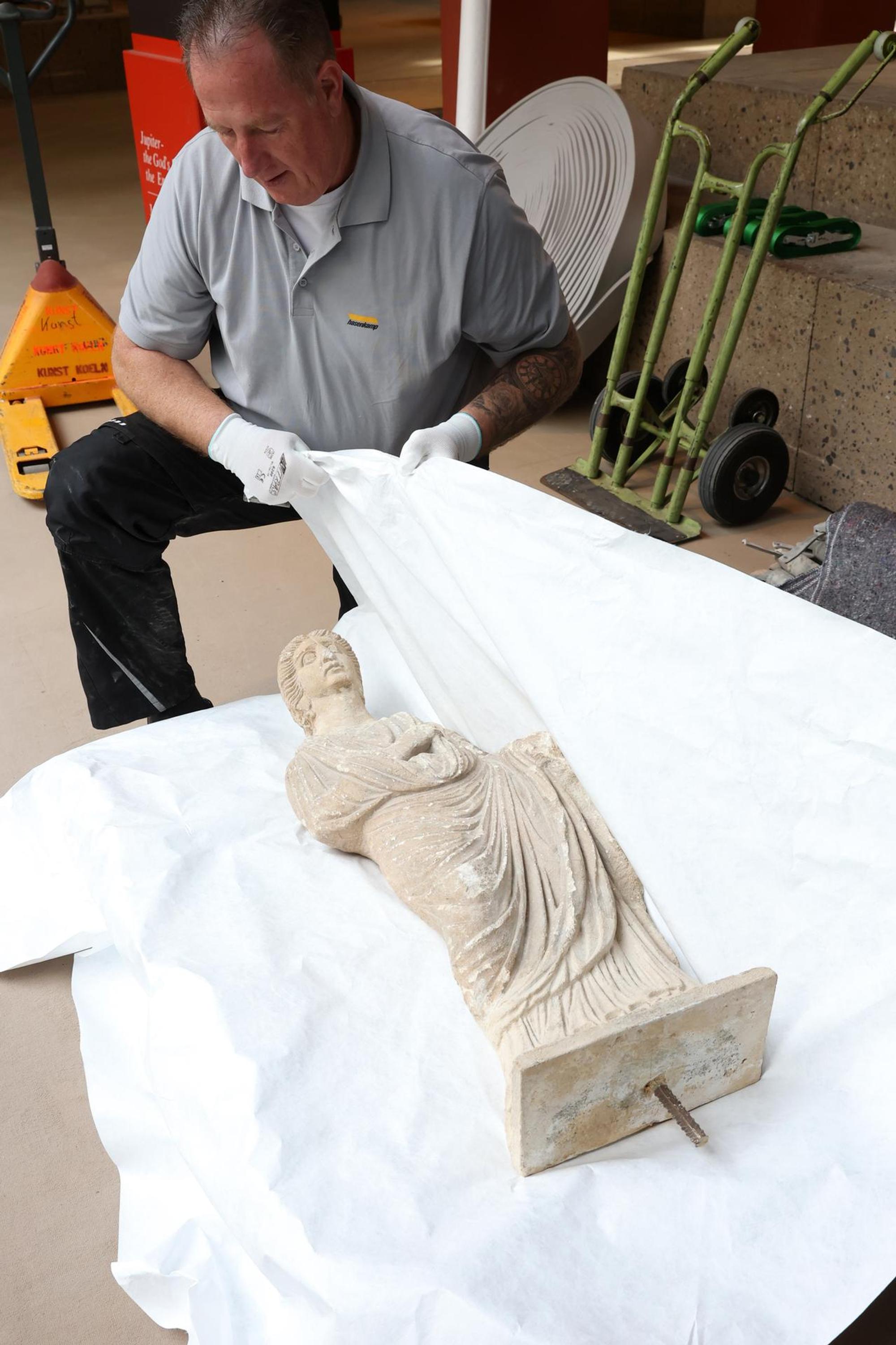 Abbau Figuren Tuch