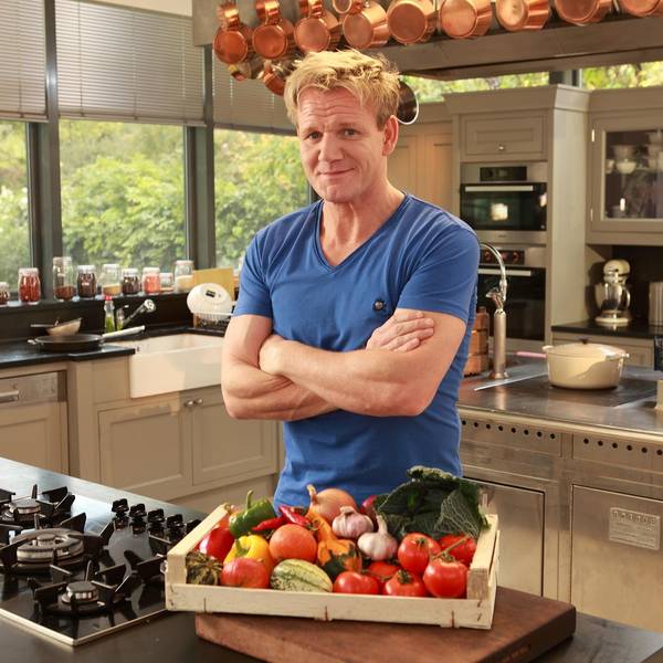 TV-Koch Gordon Ramsay steht in der Küche