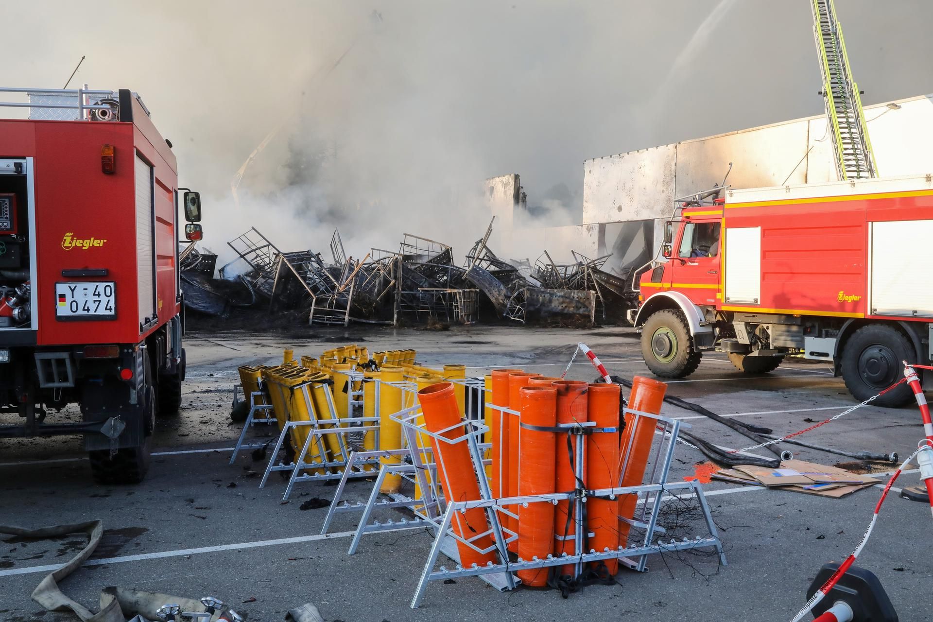 Brand bei Reifenhändler 250722