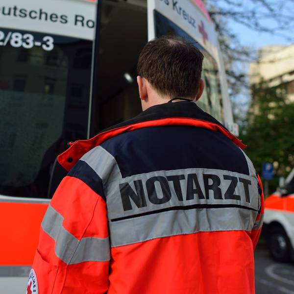 Notarzt Arzt Symbolbild