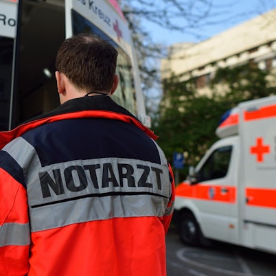 Notarzt Arzt Symbolbild