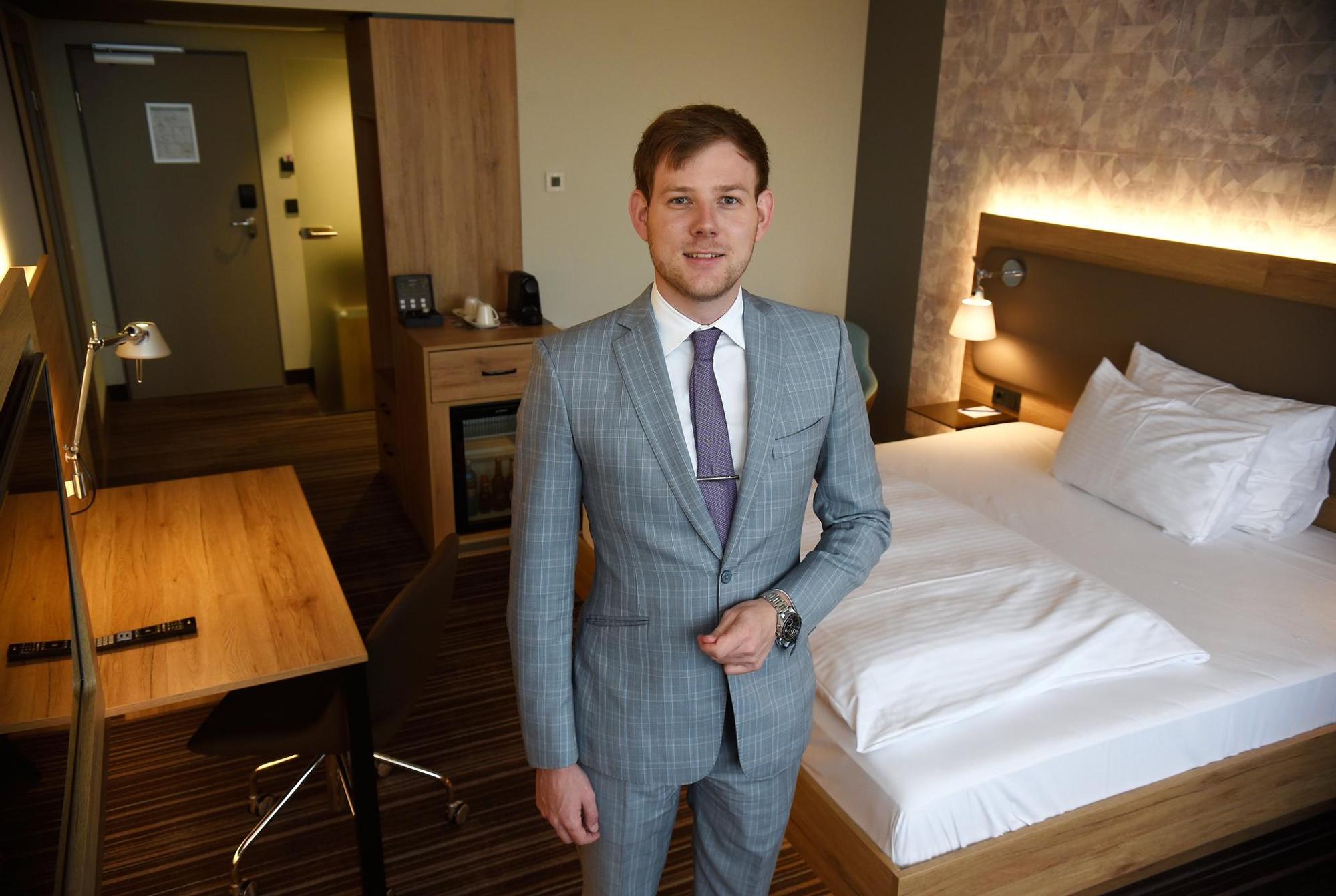 Leoso Marriott_003
