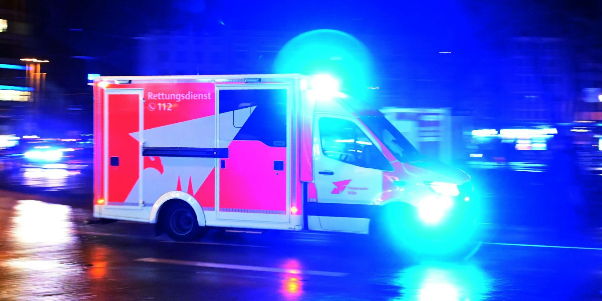 Rettunsgwagen Nacht Symbol