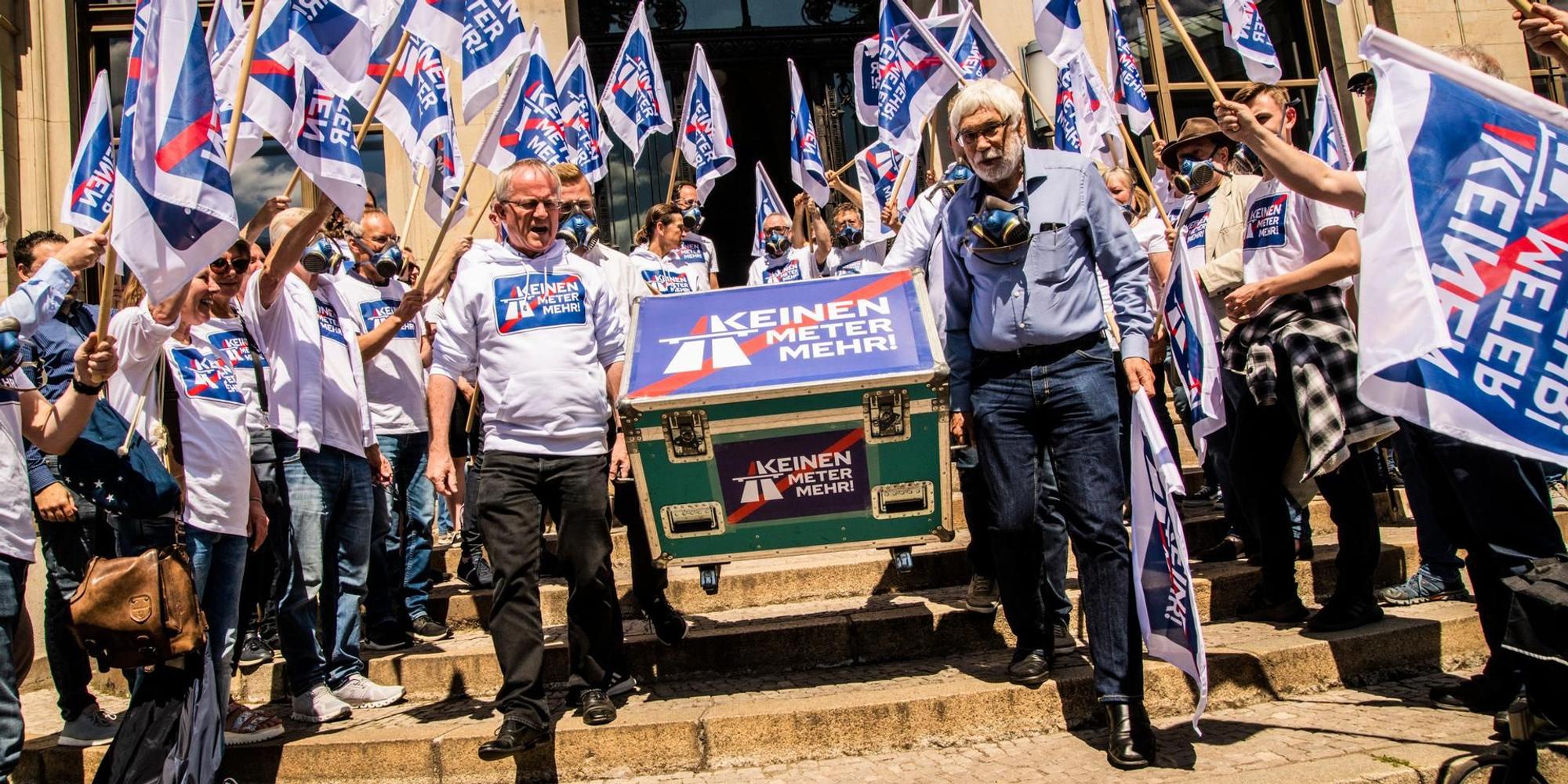 LEV Protest_001