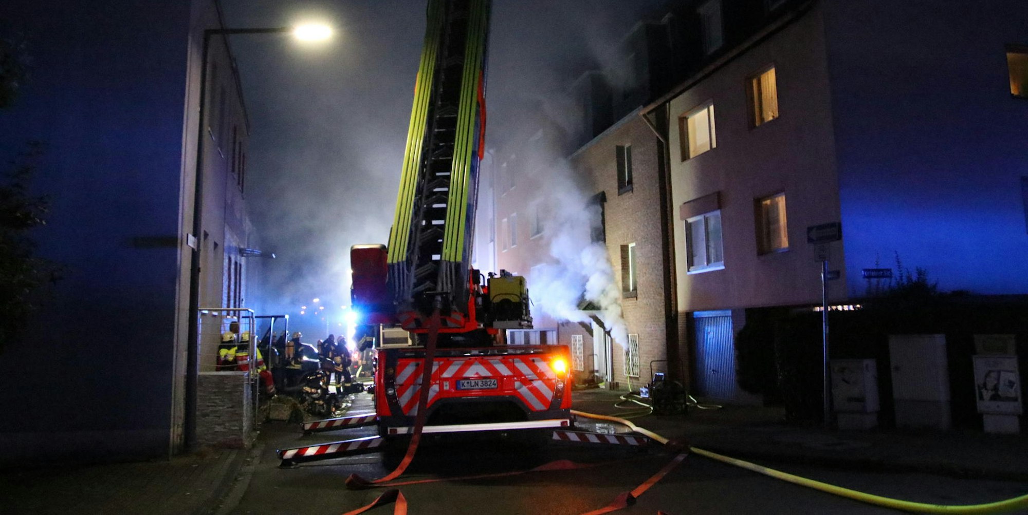 Brand raderthal Feuerwehr