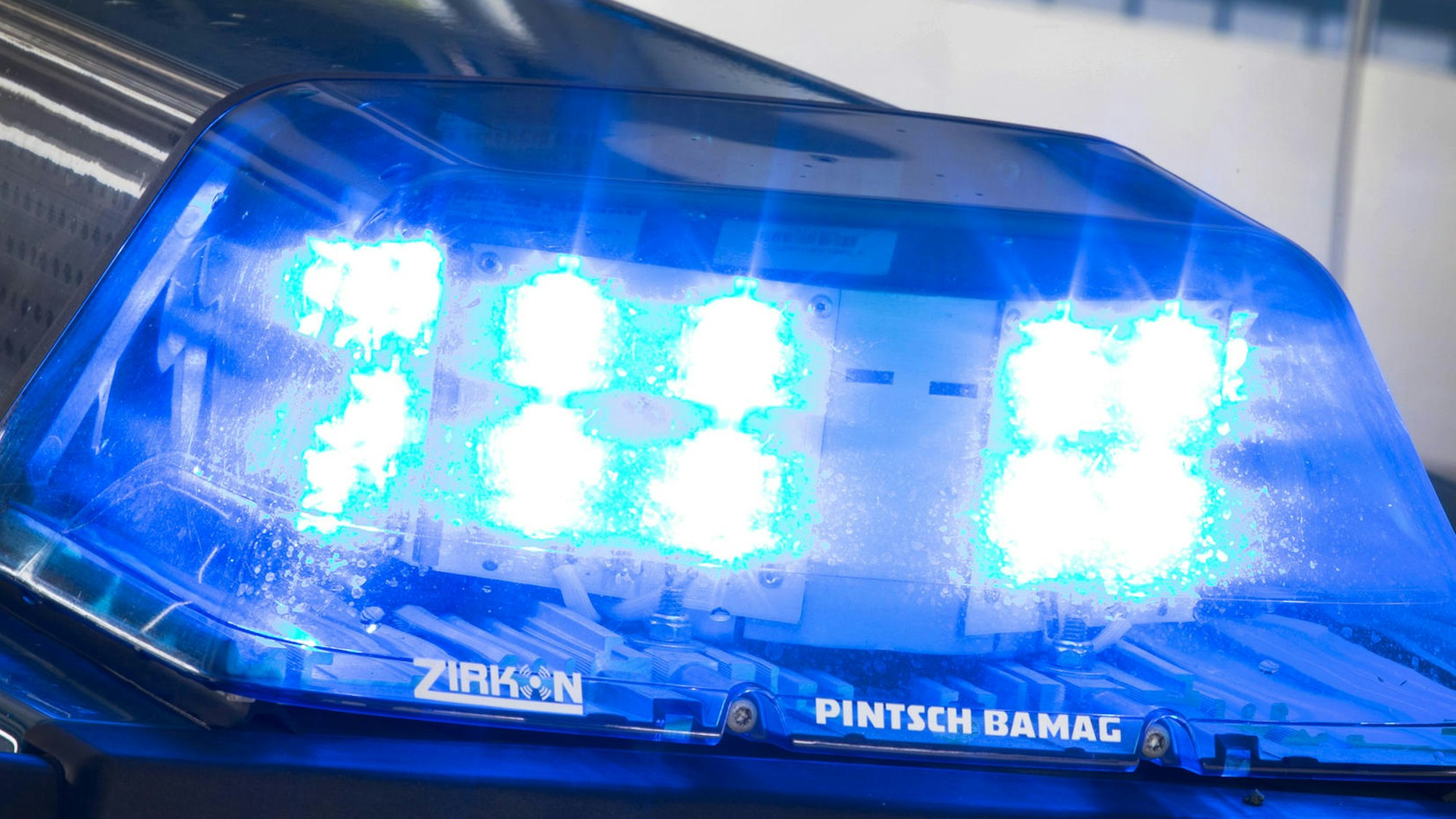 Das Blaulicht eines Polizeiwagens.