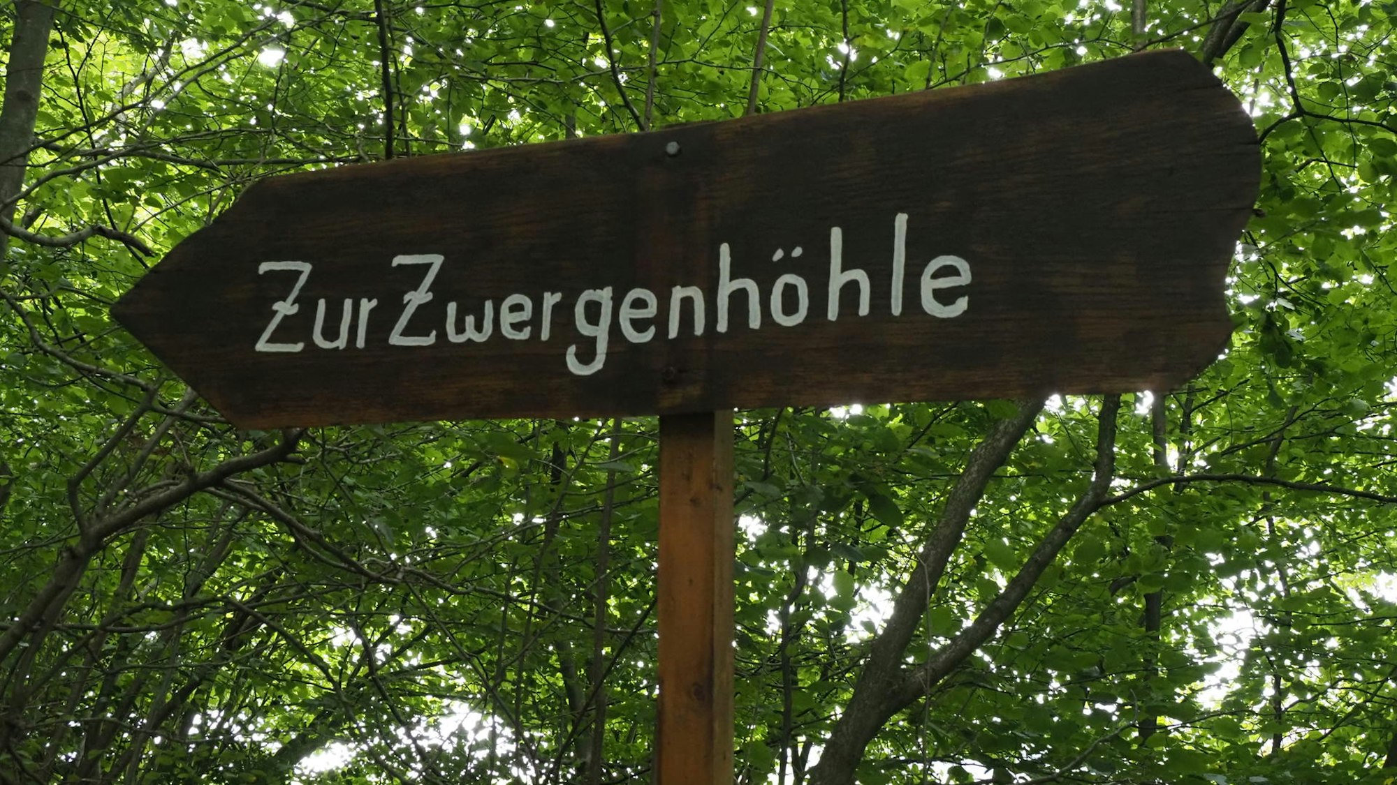 Wegweiser zur Zwergenhöhle