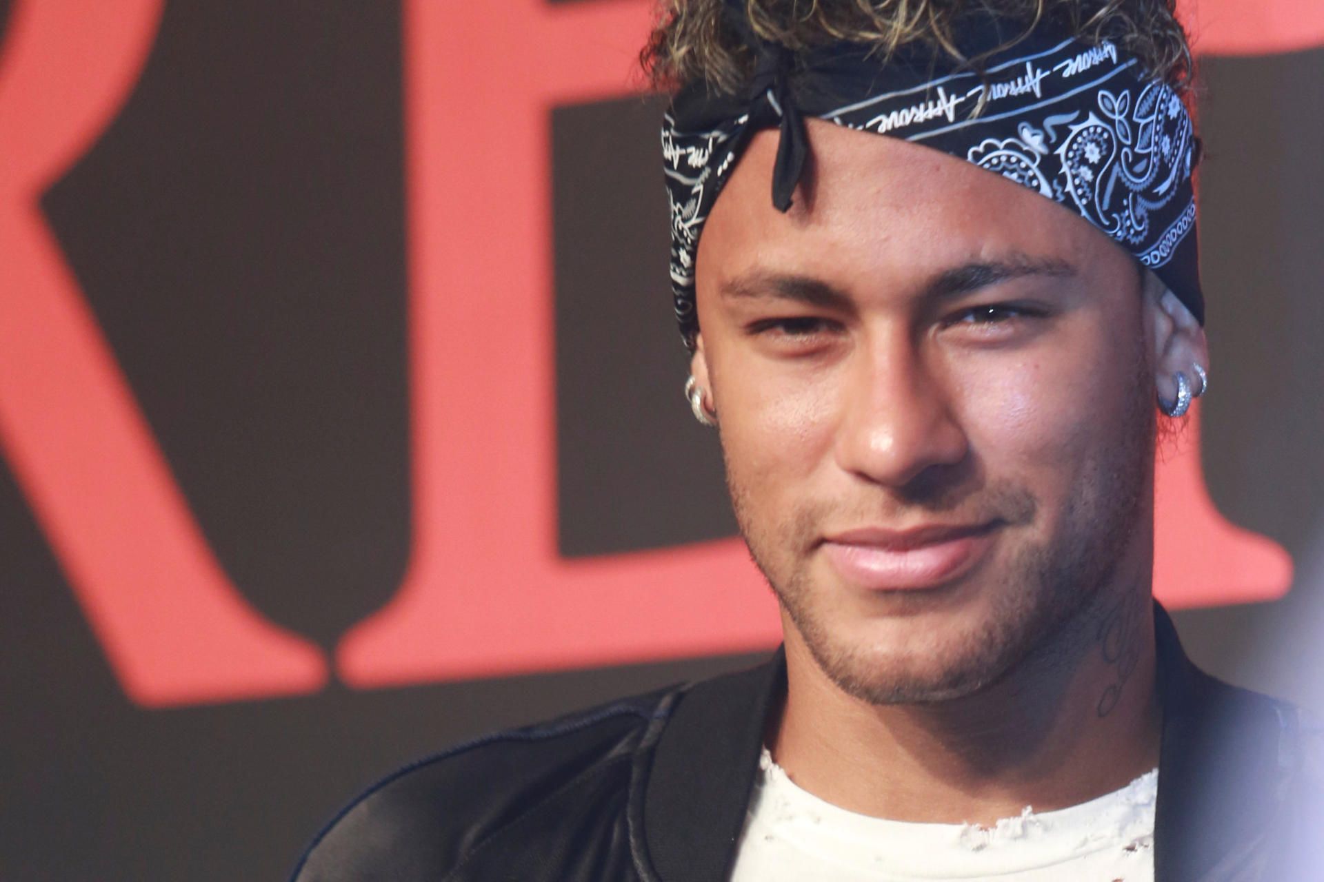 Neymar der heiße Checker
