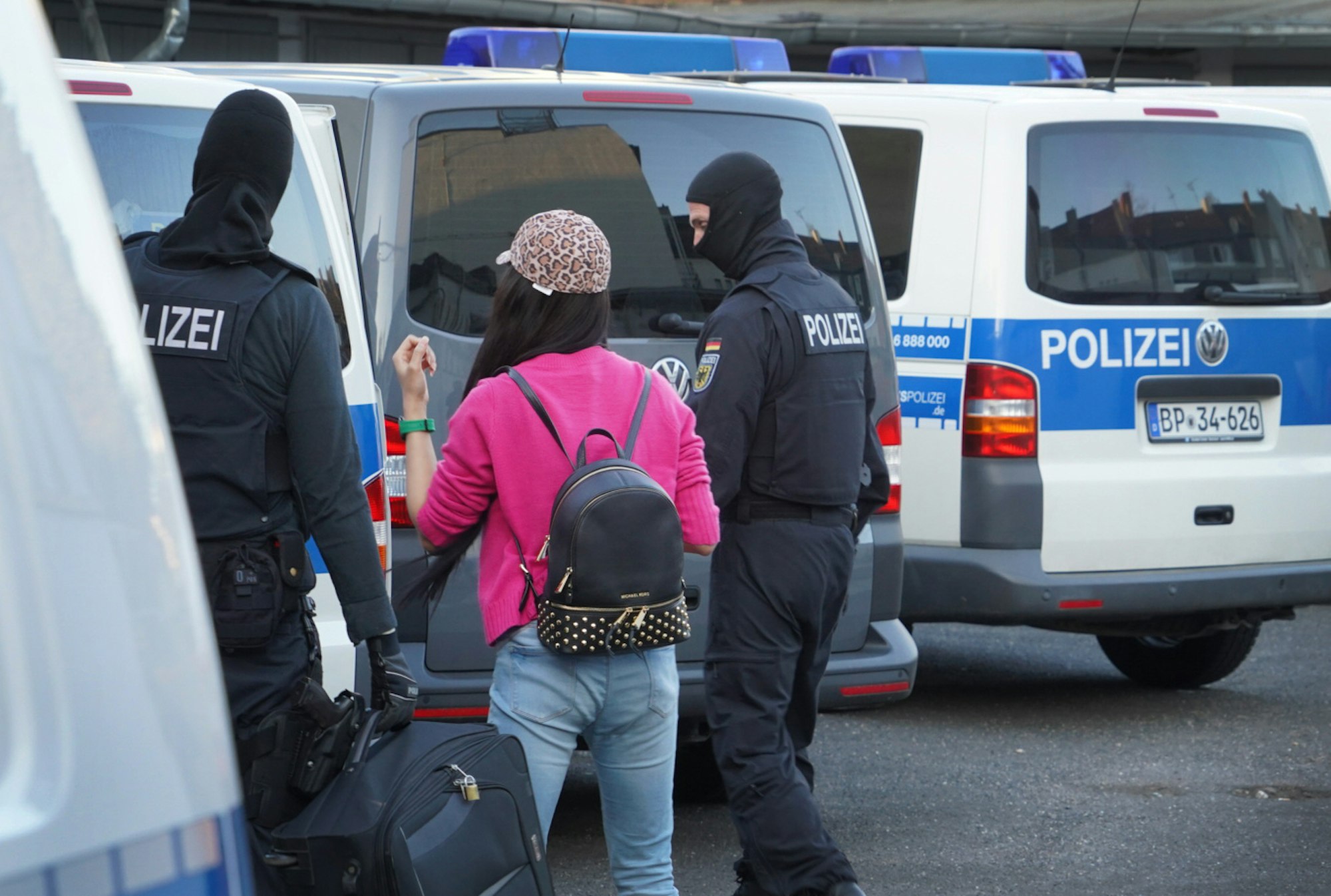 Razzia Beuel dpa 2