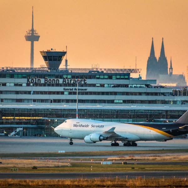 Flughafen Köln Bonn Frachtflugzeug