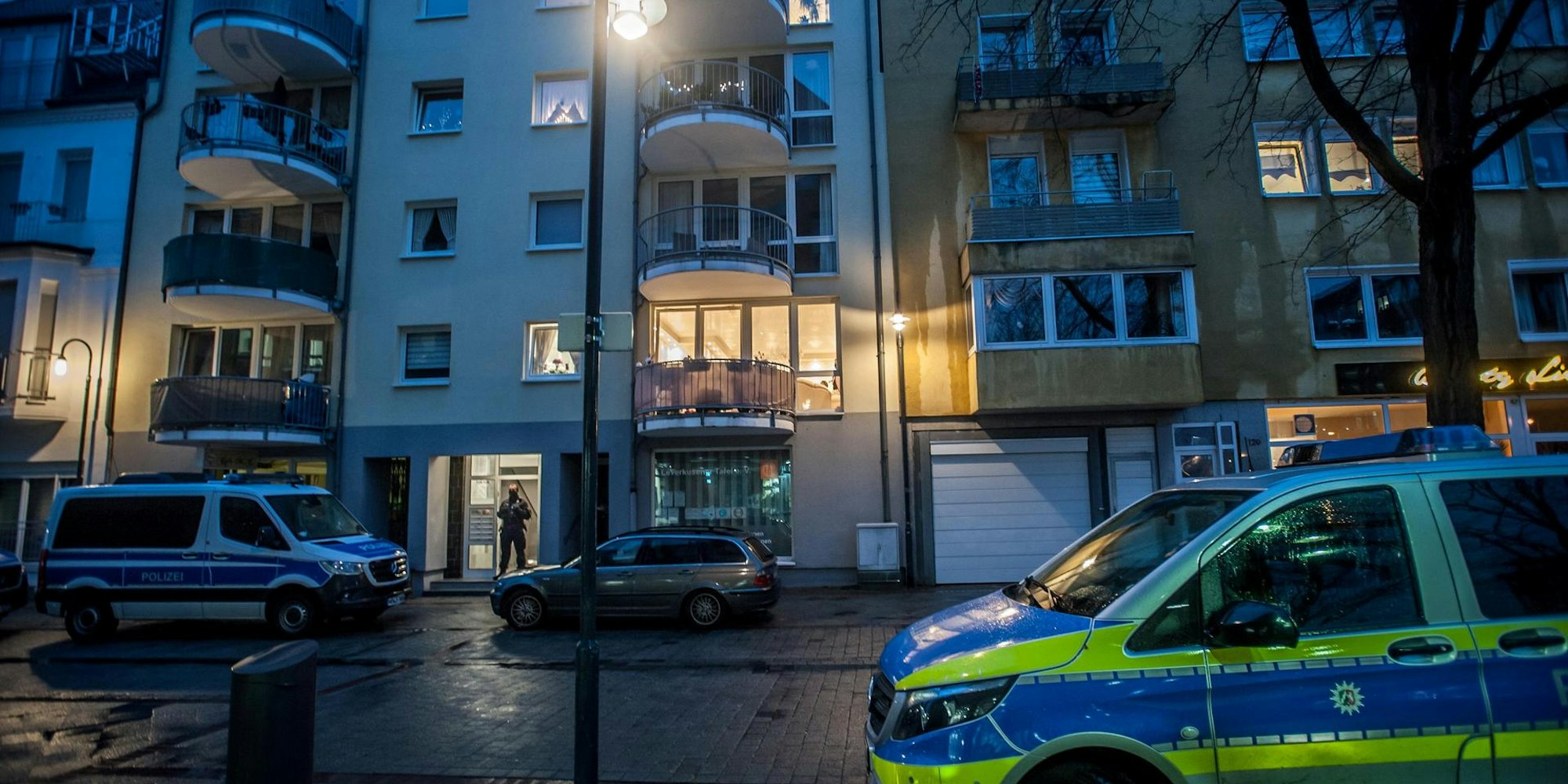 razzia-hauptstrasze-leverkusen_ALF_4551