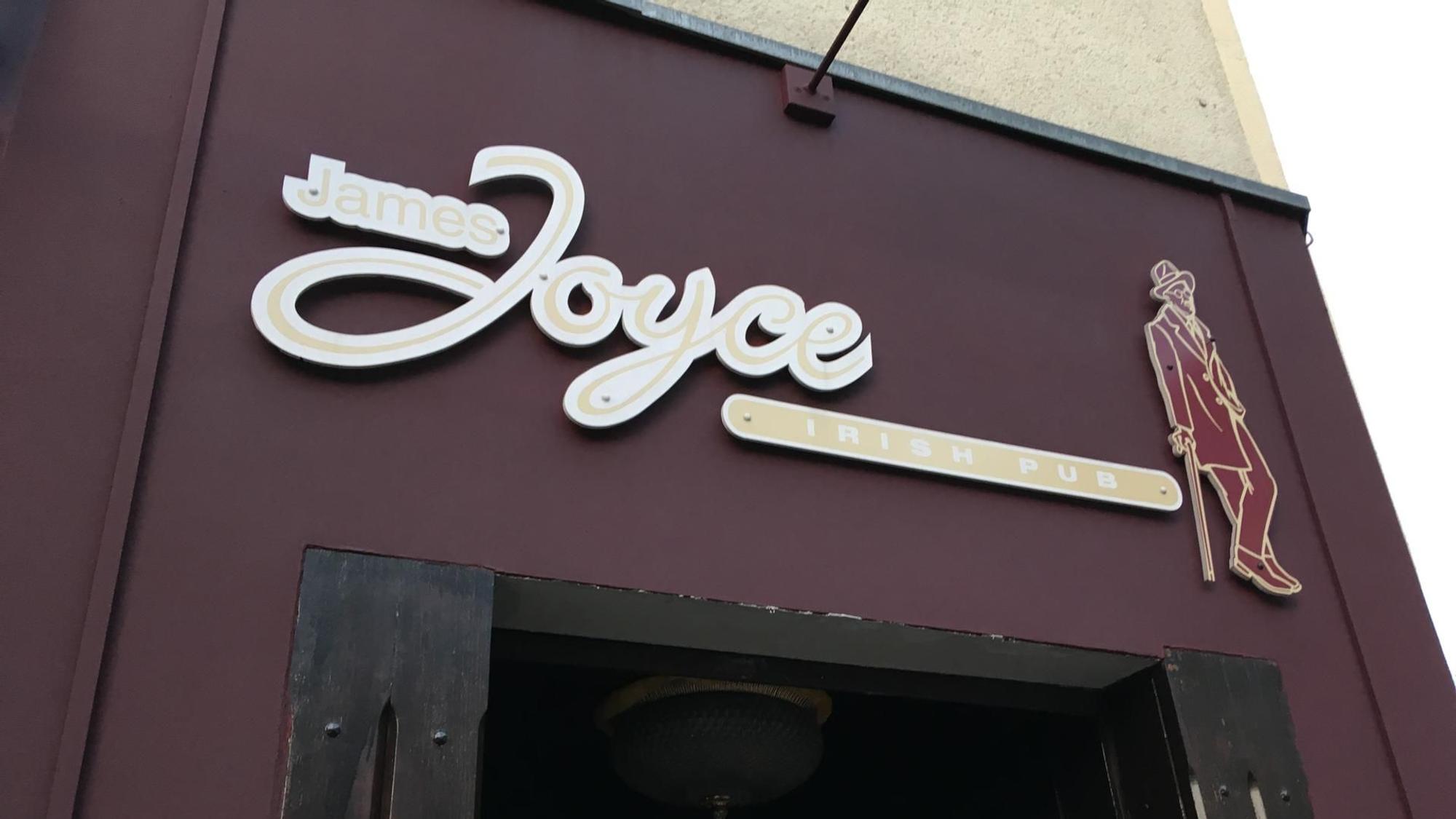 Der James Joyce Irish Pub in der Kölner Südstadt von außen.
