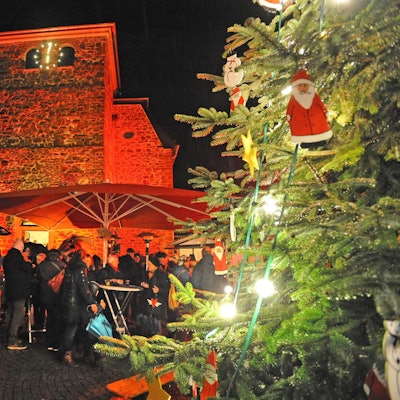 wu-weihnachtsmarkt-witzhelden_(2)