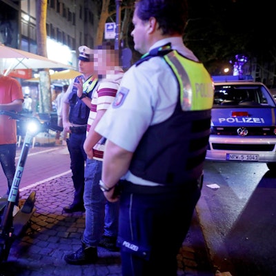 gepixelt Escooter Polizei