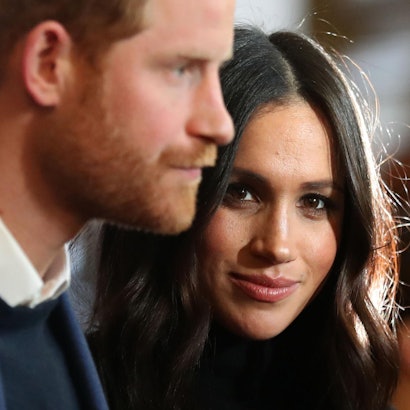 Harry und Meghan schauen.
