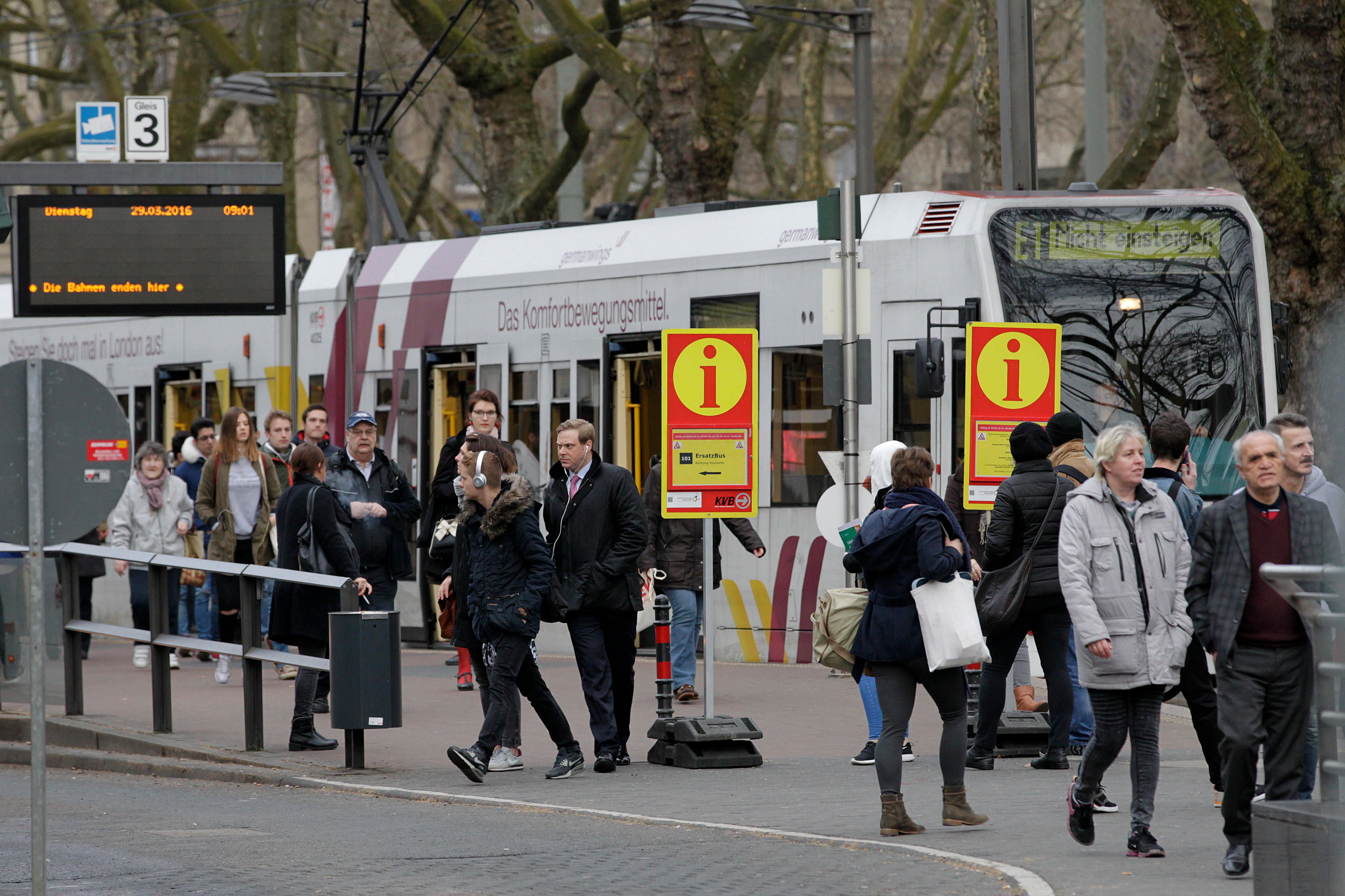 20160329_tb_KVB_Busersatzverkehr_012
