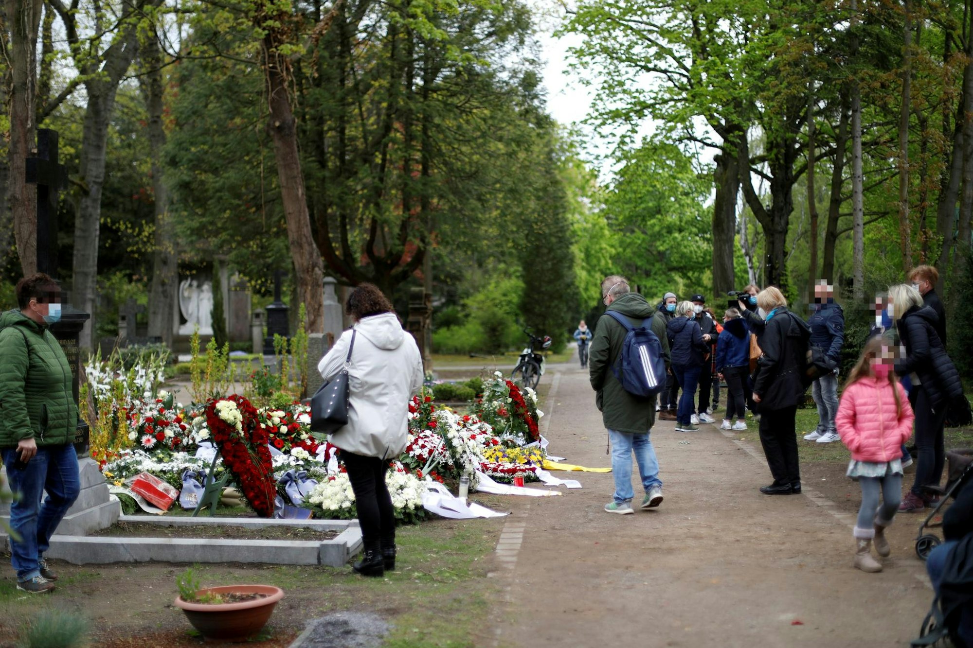 Grab Wili Herren Blumen