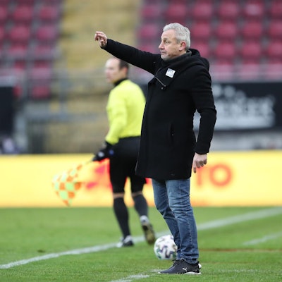 34E69CE3-BA64-4254-8D8D-F8C4FAE3DE27