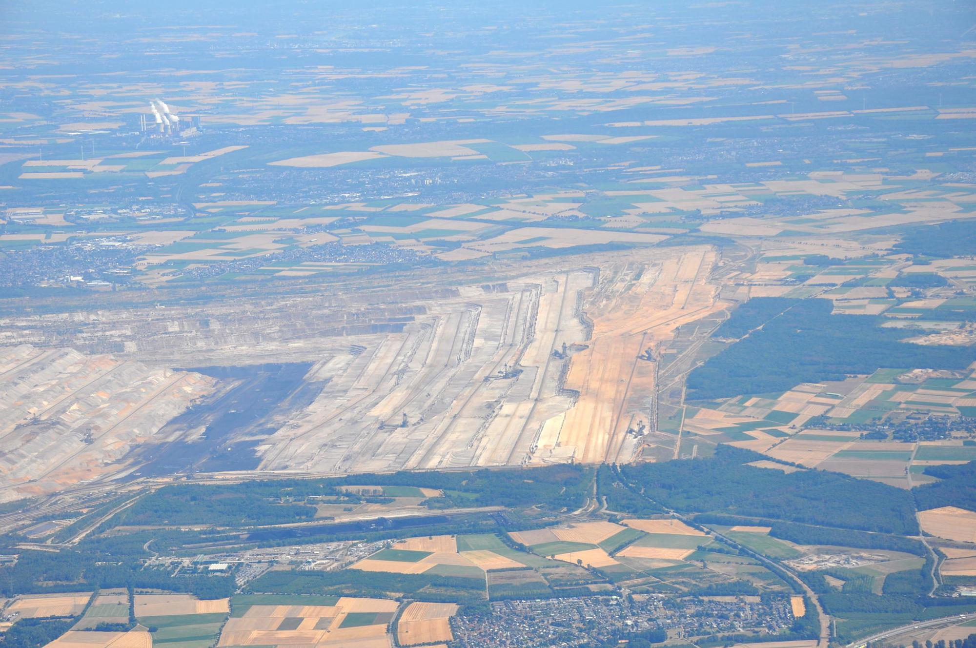 Luftbild-Tagebau-Hambach-2