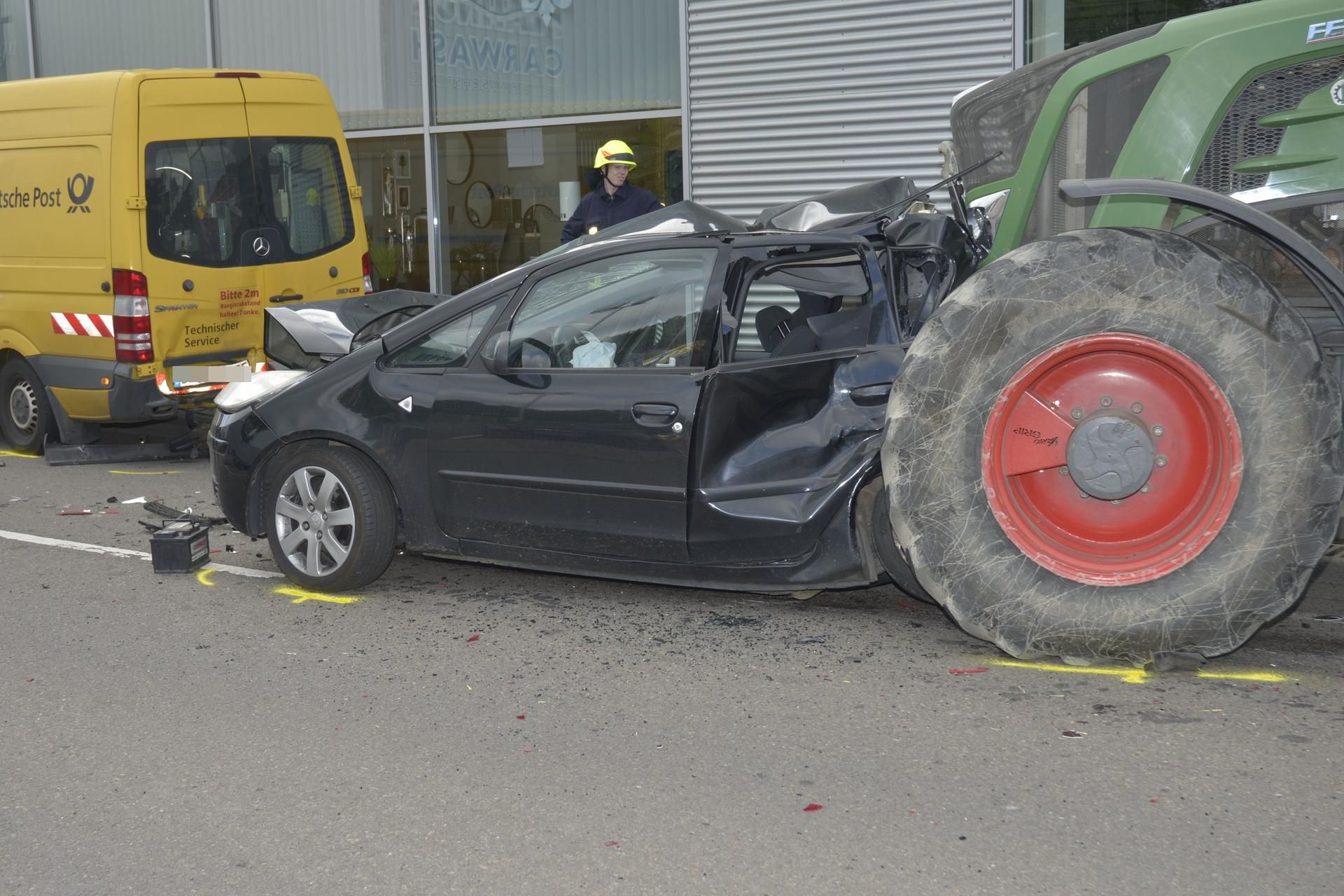Unfall Tüv Traktor Post 080722