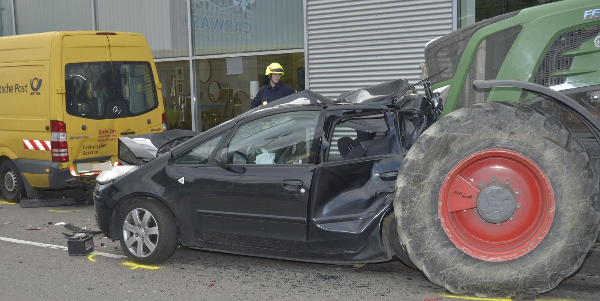 Unfall Tüv Traktor Post 080722