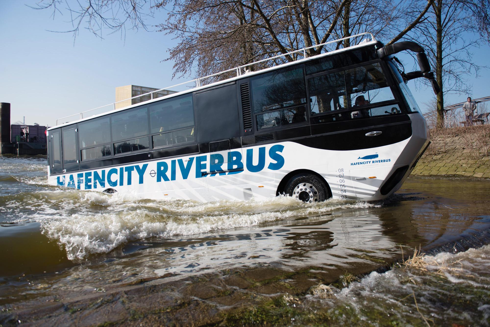 HafenCity_Riverbus_48667083