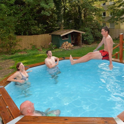 Pool Rhein Berg