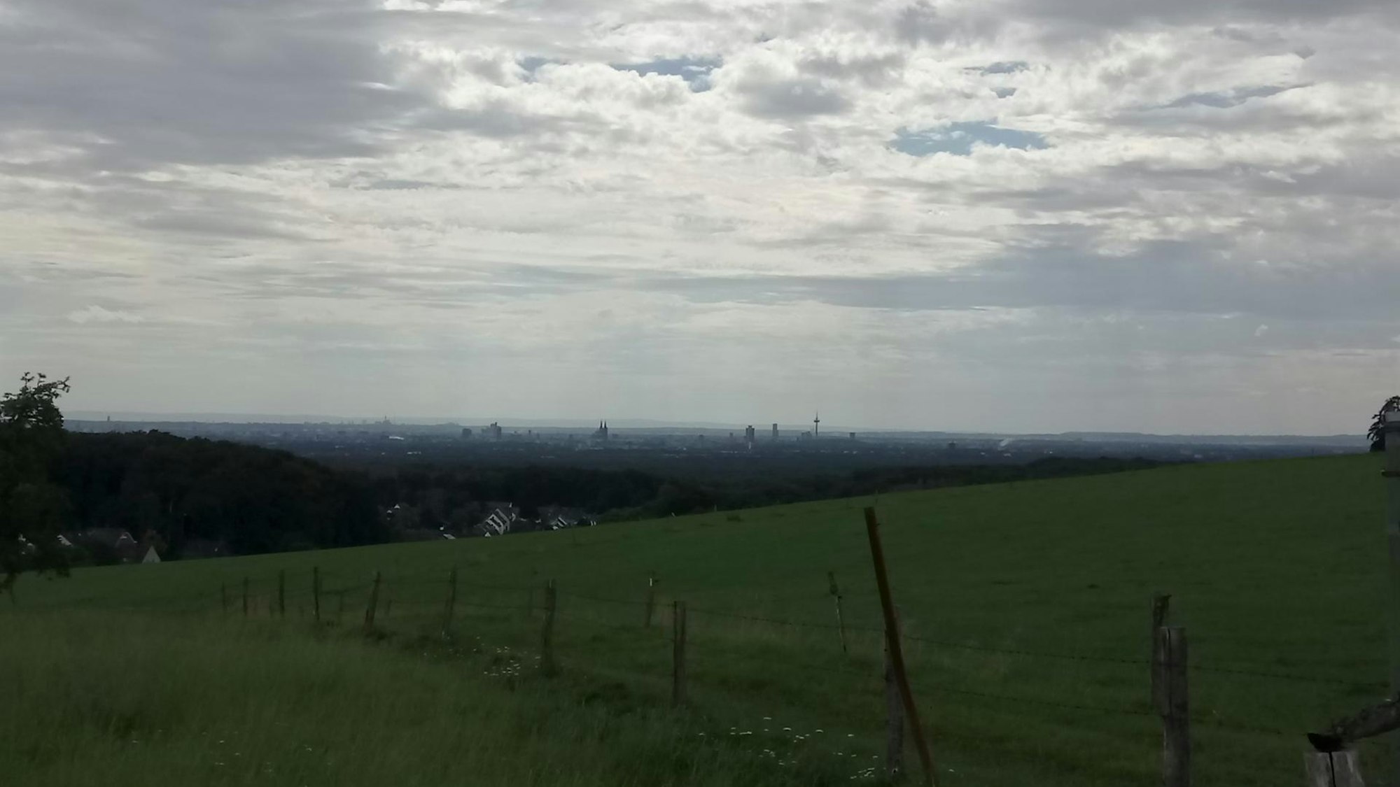 Blick vom Sonnenberg auf Köln.