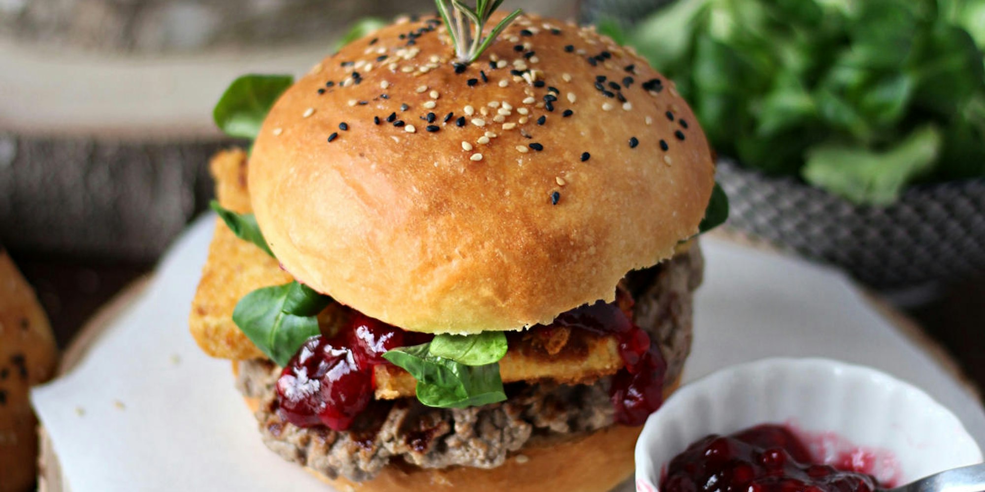 Burger_mit_gebackenem camembert