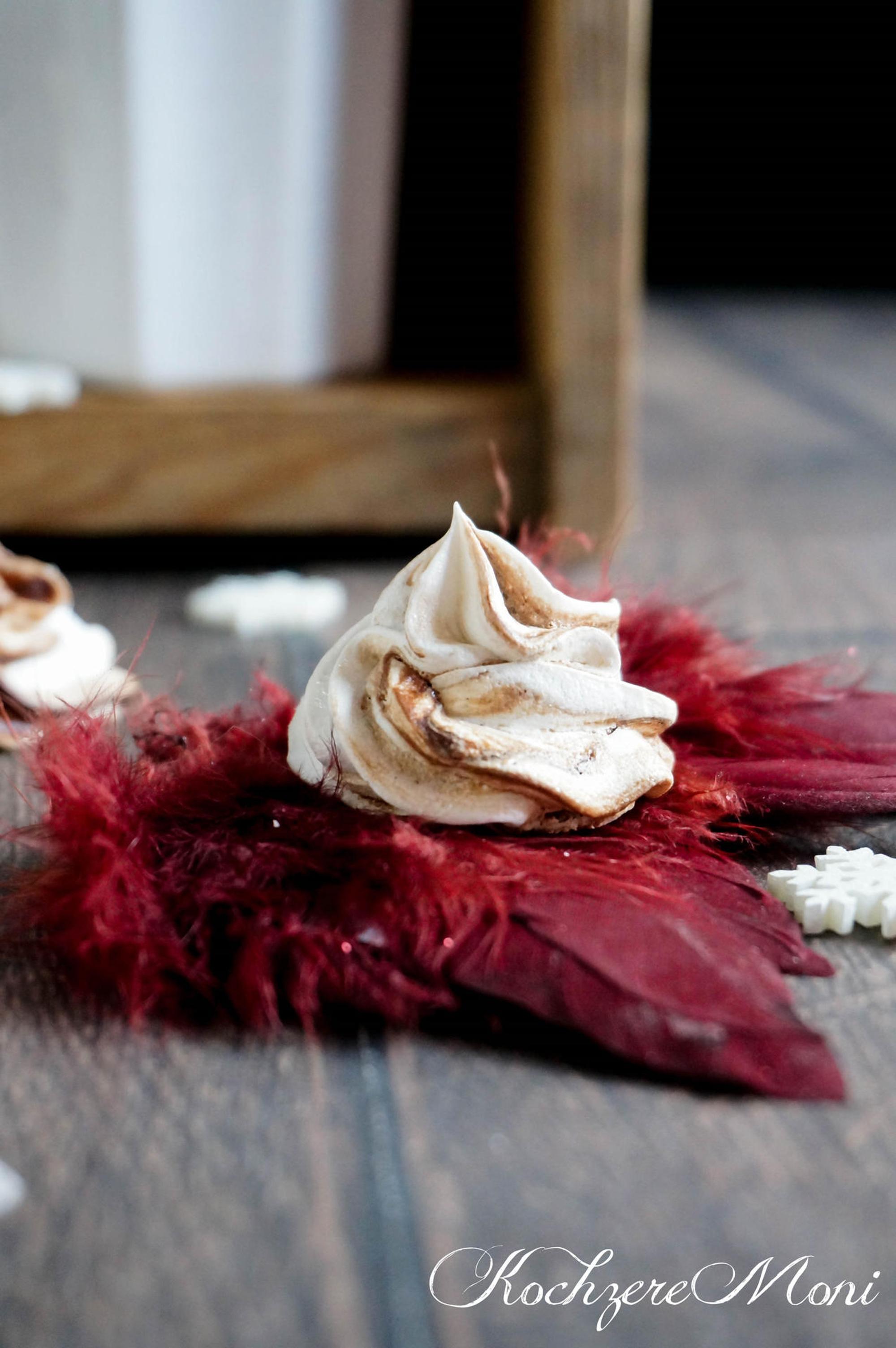 Schoko Choco Swirl Meringues Baiser Gewürze Amarena Milk V