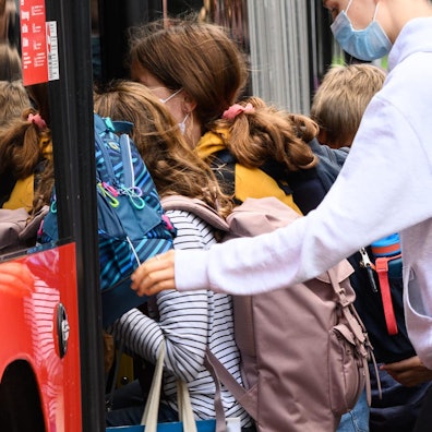 Schulbus Gedränge