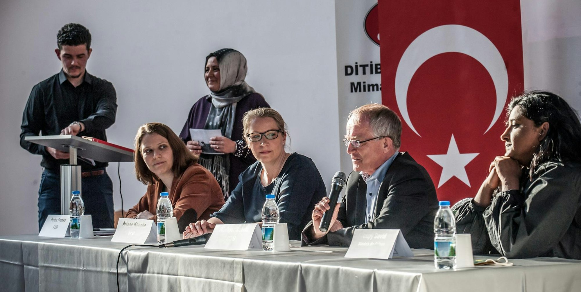 Landtag Lev Diskussion Ditib