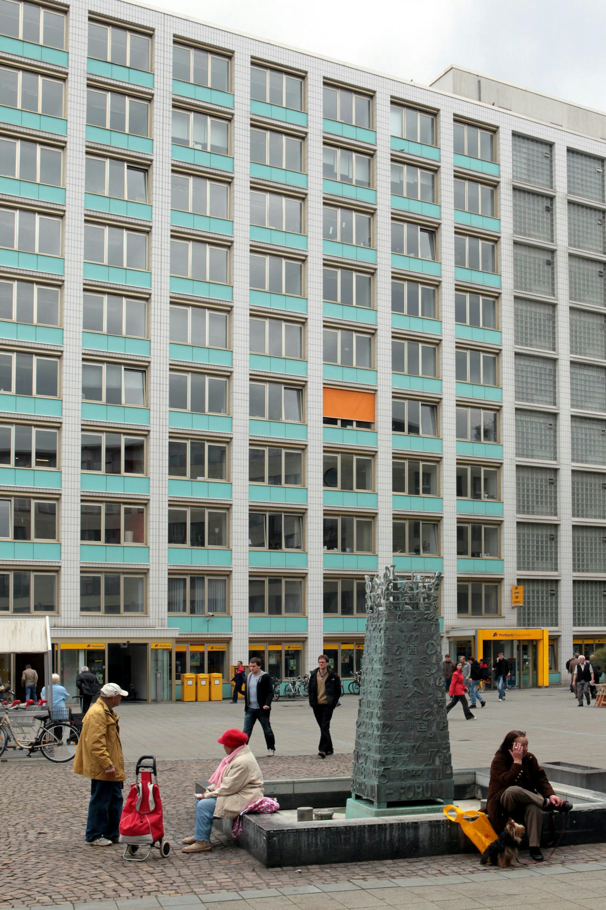 MDS-KSTA-2012-05-04-s20120503max-barthonia02