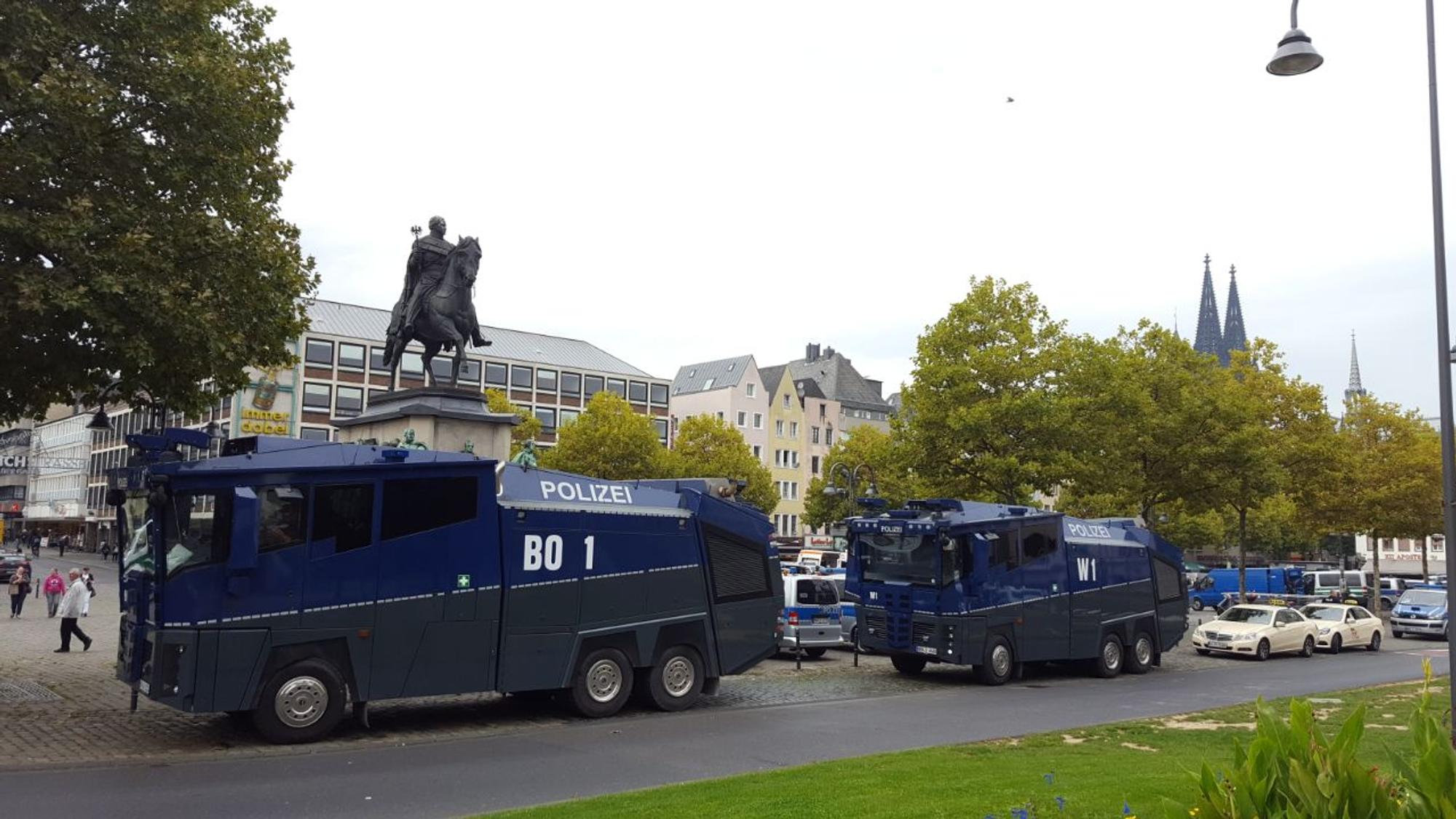 Wasserwerfer Heumarkt