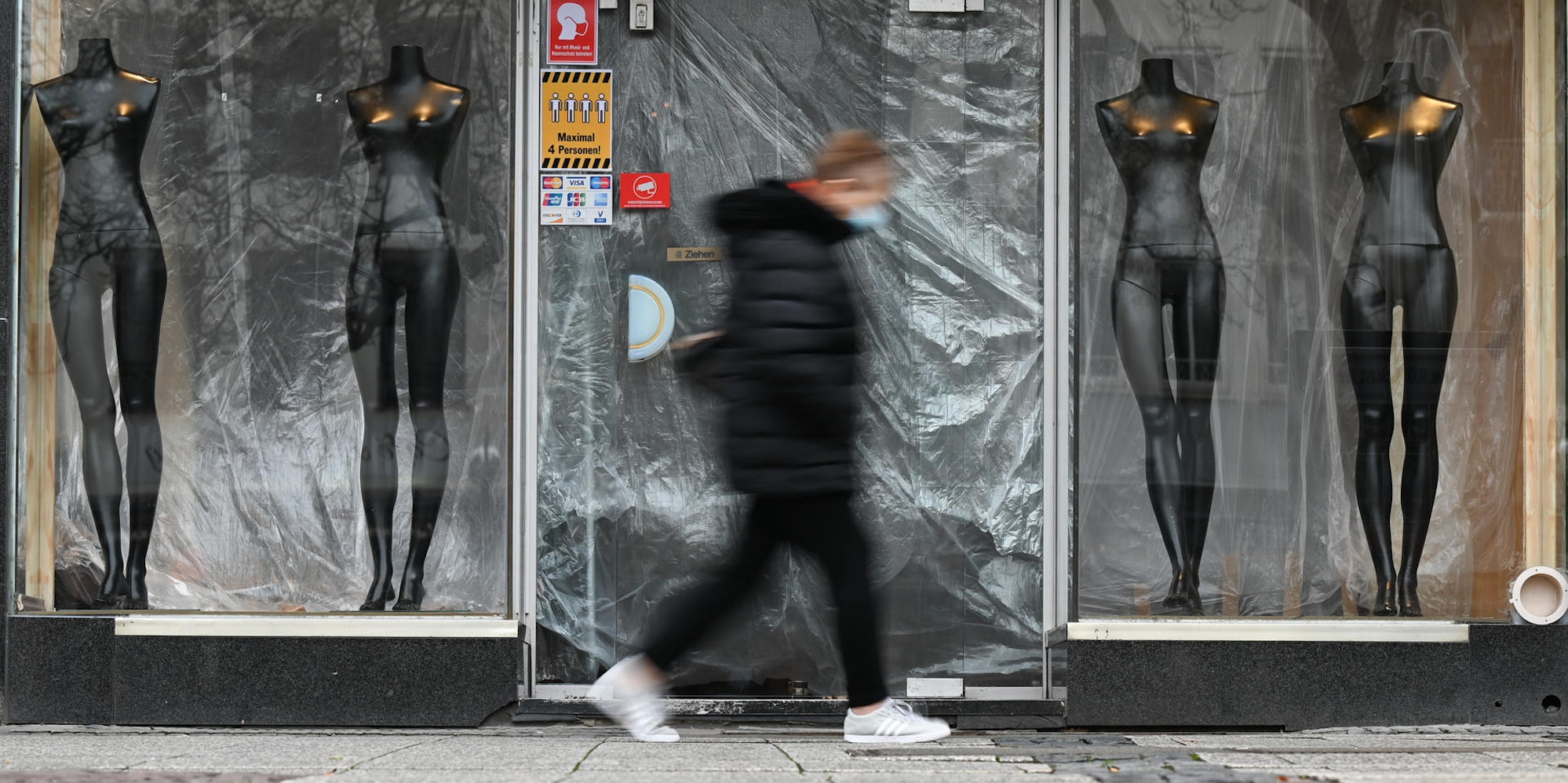 Leeres Geschäft Corona