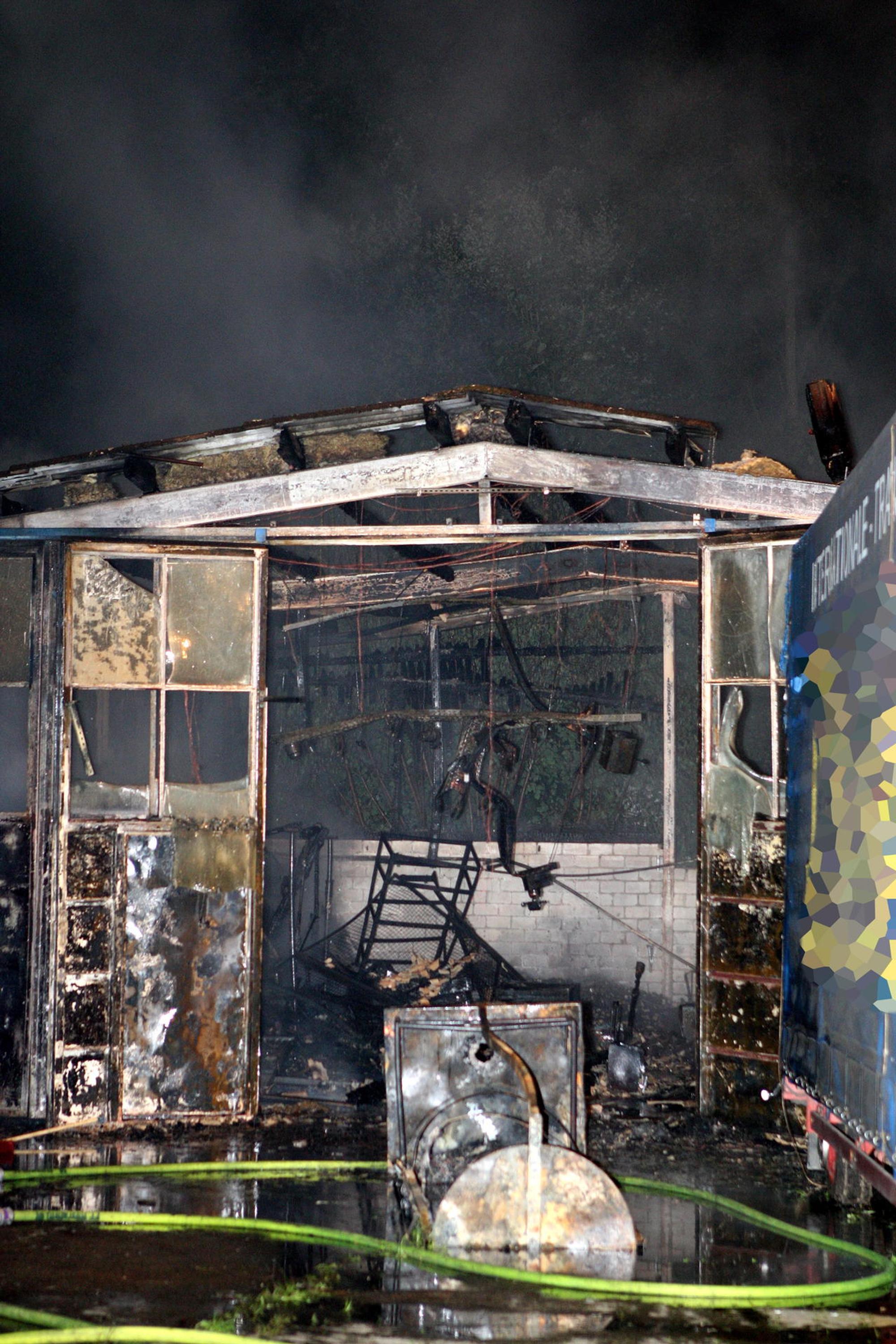 Roe_Feuer_Brander_Strasze_1373