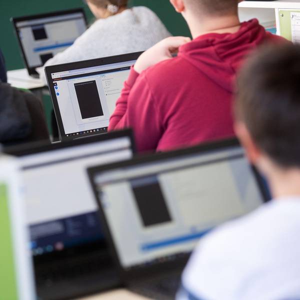 Erftstadt Schule Laptop